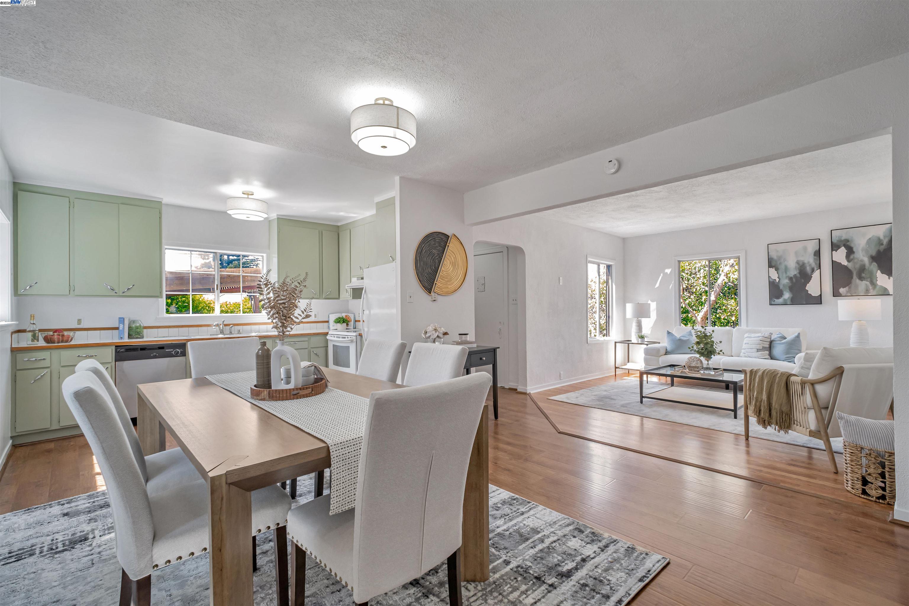 Detail Gallery Image 4 of 38 For 3780 Somerset Ave, Castro Valley,  CA 94546 - 3 Beds | 1 Baths