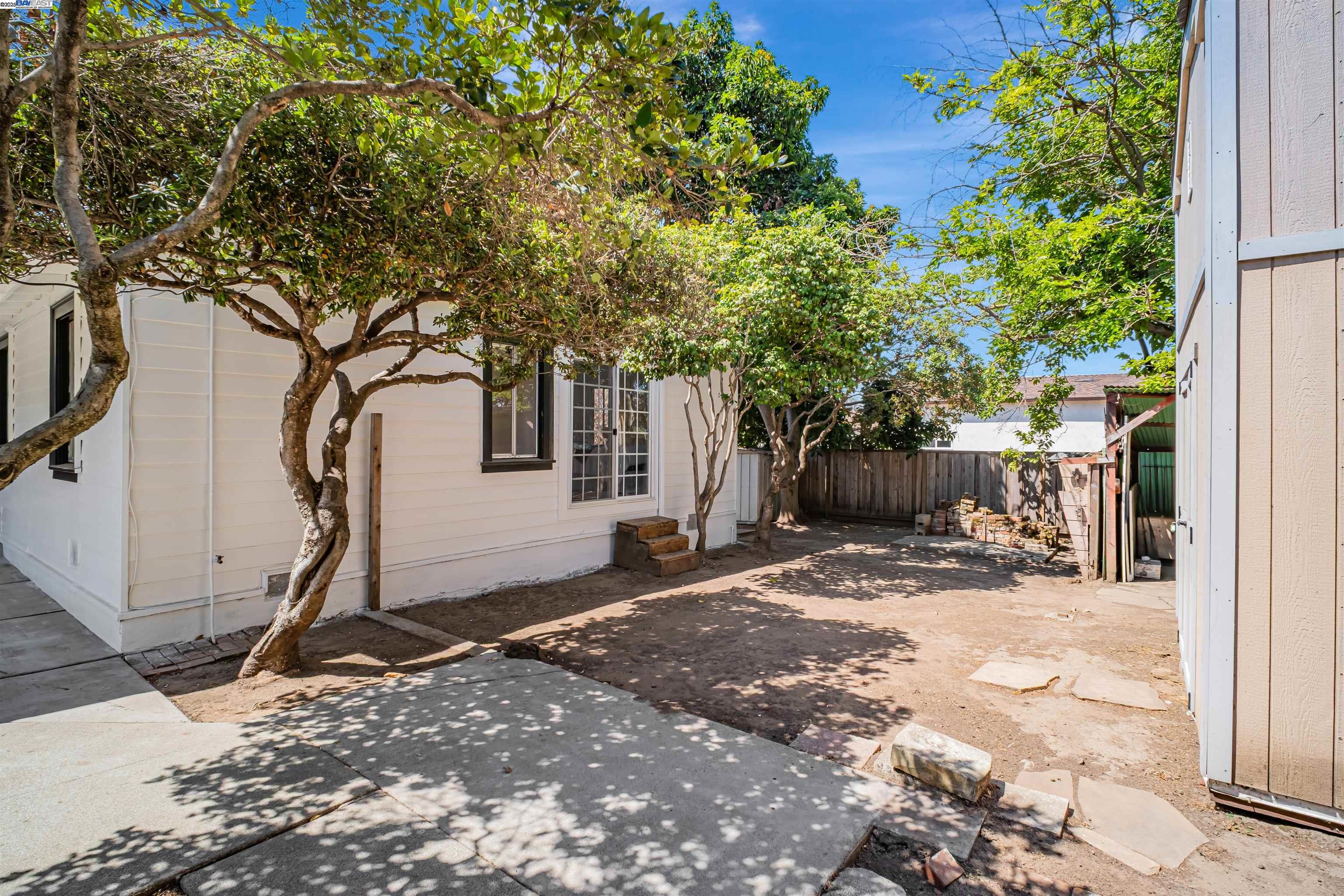 Detail Gallery Image 31 of 38 For 3780 Somerset Ave, Castro Valley,  CA 94546 - 3 Beds | 1 Baths