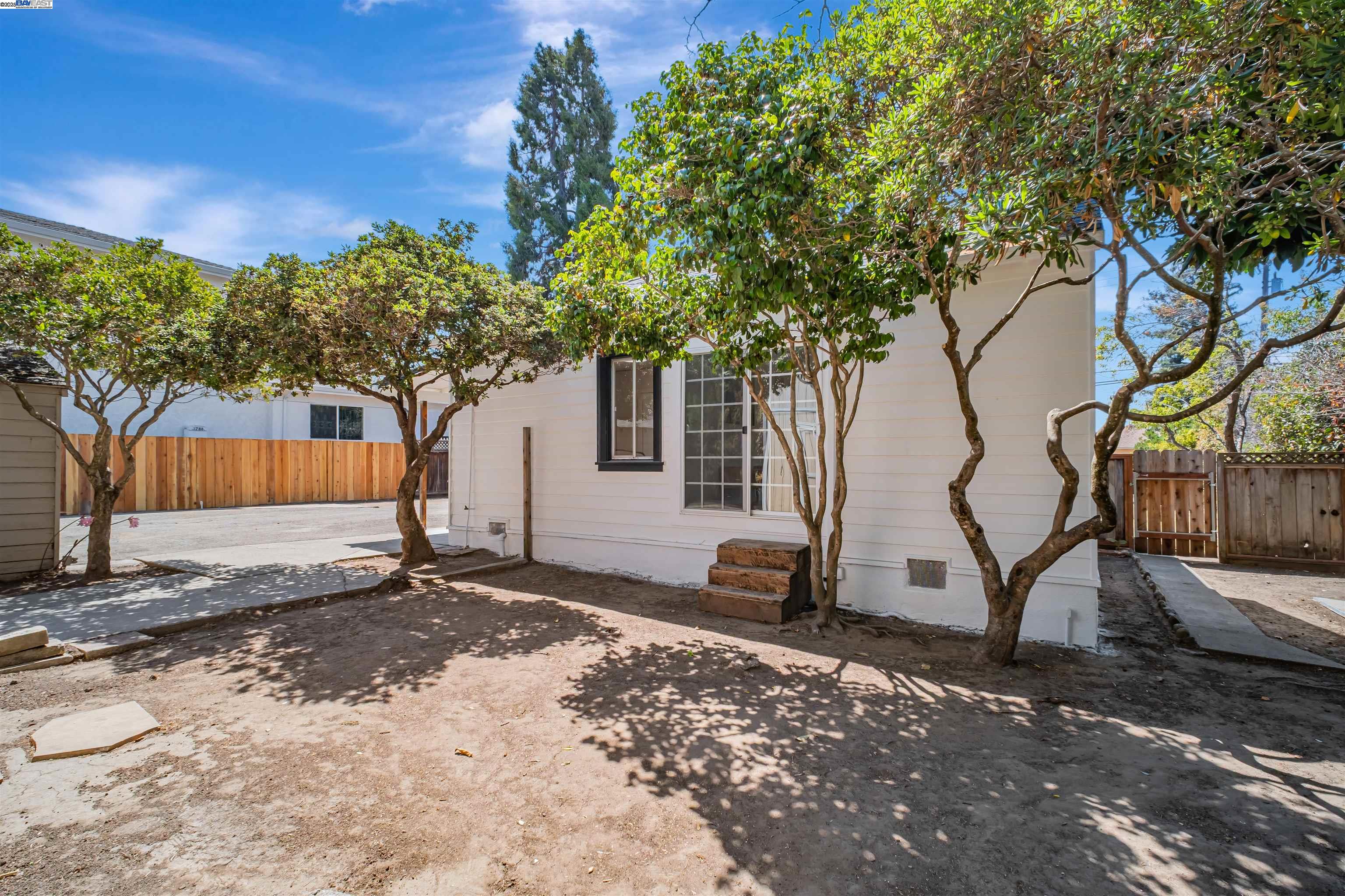 Detail Gallery Image 32 of 38 For 3780 Somerset Ave, Castro Valley,  CA 94546 - 3 Beds | 1 Baths