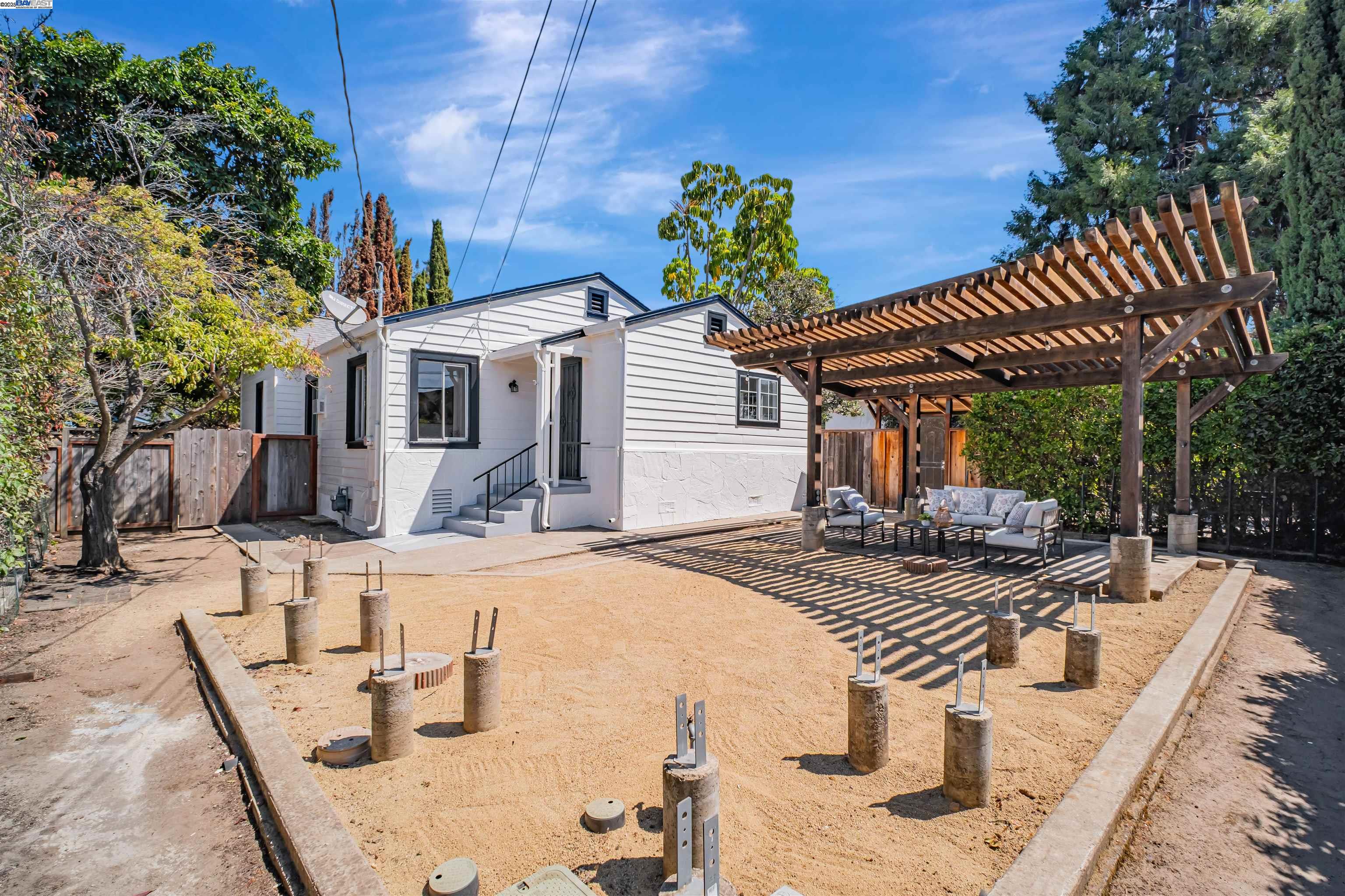 Detail Gallery Image 34 of 38 For 3780 Somerset Ave, Castro Valley,  CA 94546 - 3 Beds | 1 Baths