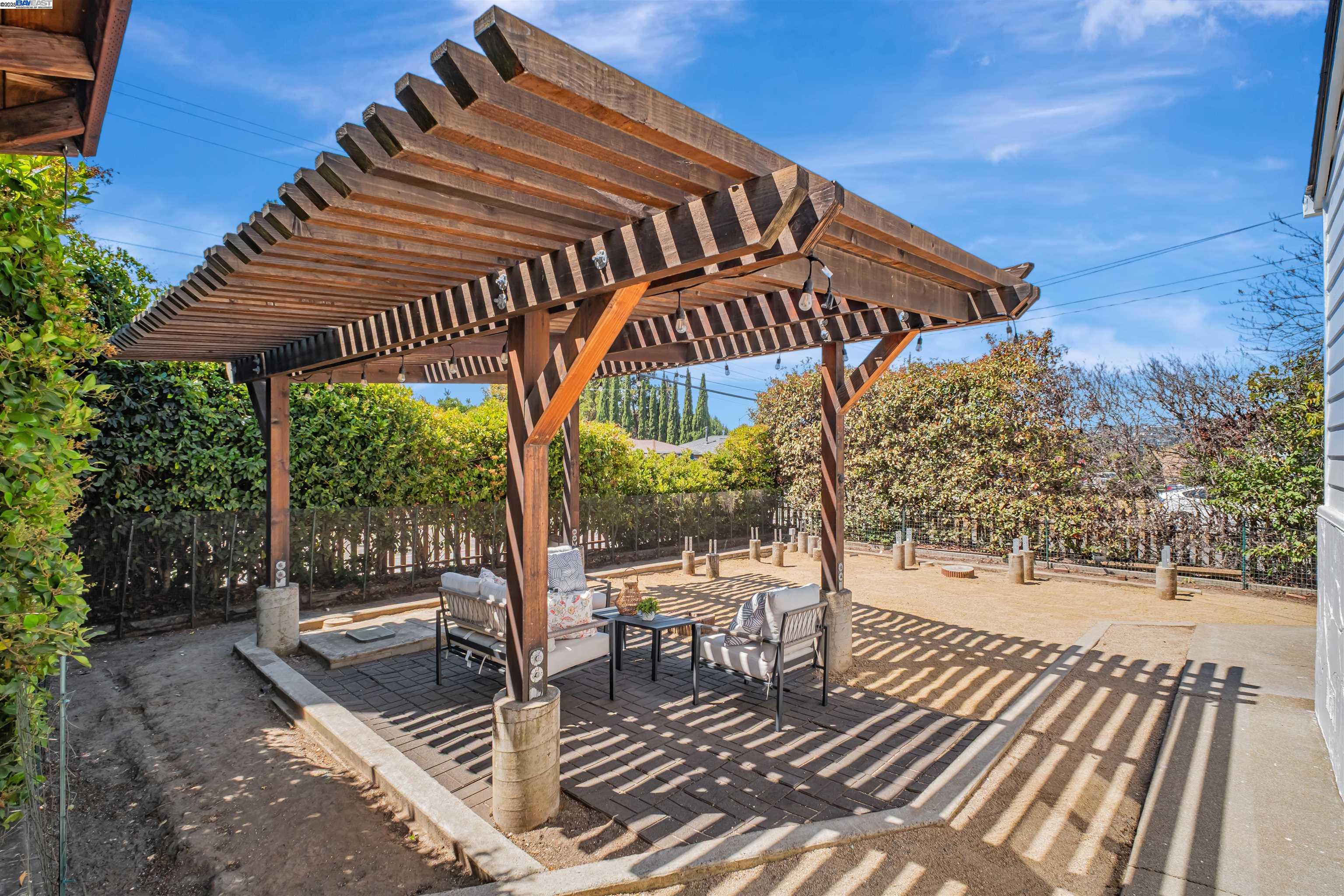 Detail Gallery Image 36 of 38 For 3780 Somerset Ave, Castro Valley,  CA 94546 - 3 Beds | 1 Baths