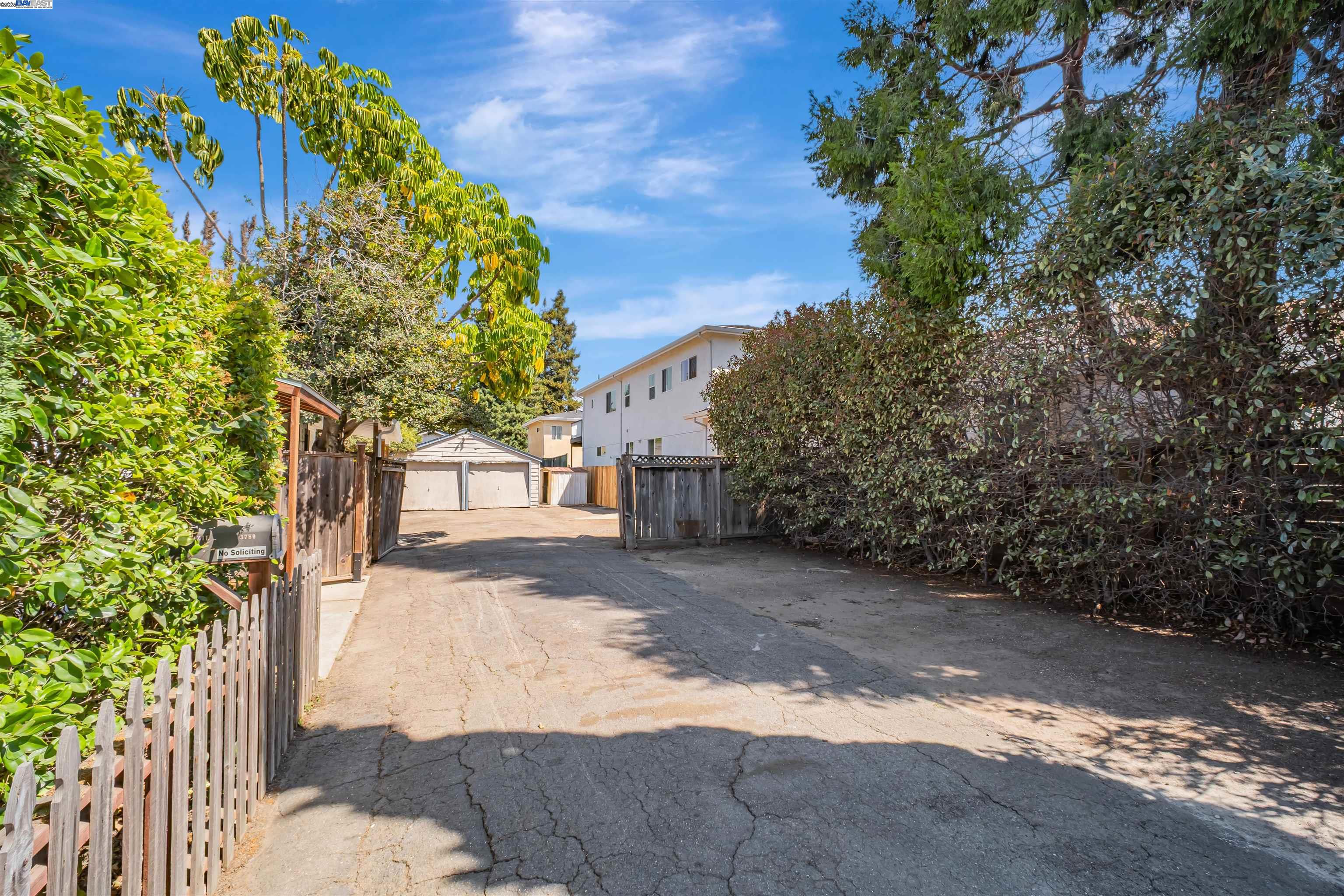 Detail Gallery Image 37 of 38 For 3780 Somerset Ave, Castro Valley,  CA 94546 - 3 Beds | 1 Baths