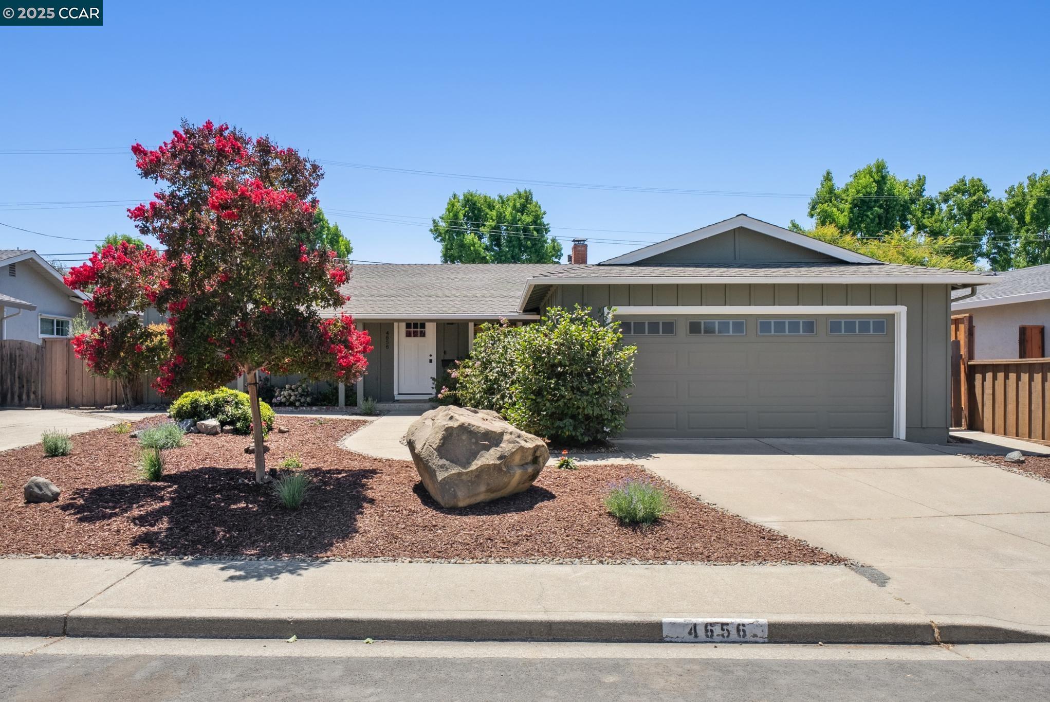 Detail Gallery Image 2 of 36 For 4656 Regina Ln, Concord,  CA 94521 - 3 Beds | 2 Baths