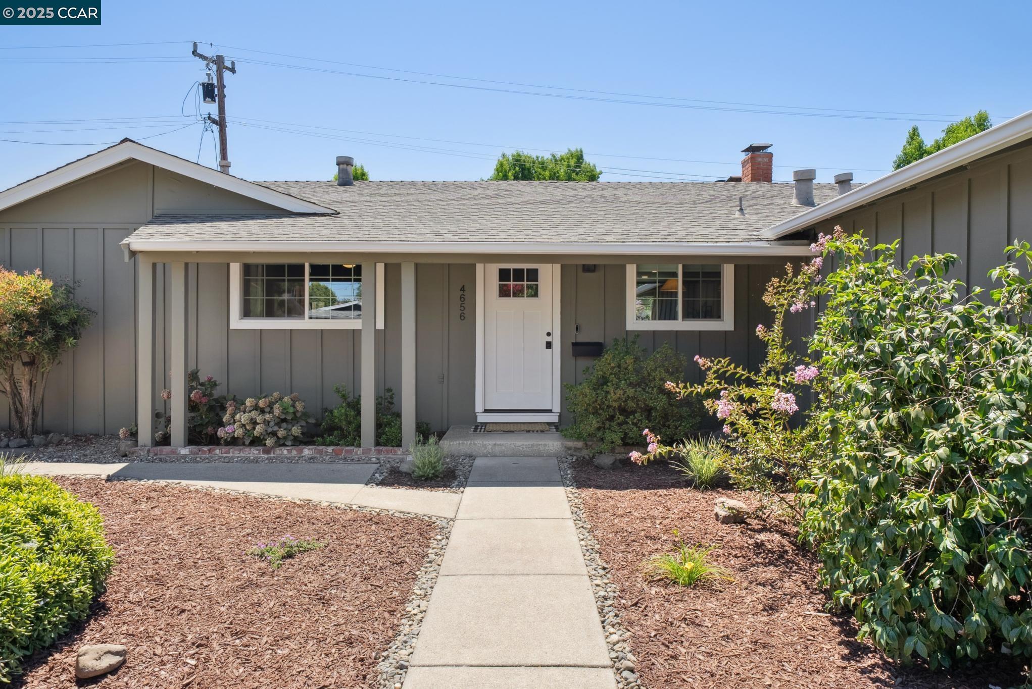 Detail Gallery Image 3 of 36 For 4656 Regina Ln, Concord,  CA 94521 - 3 Beds | 2 Baths
