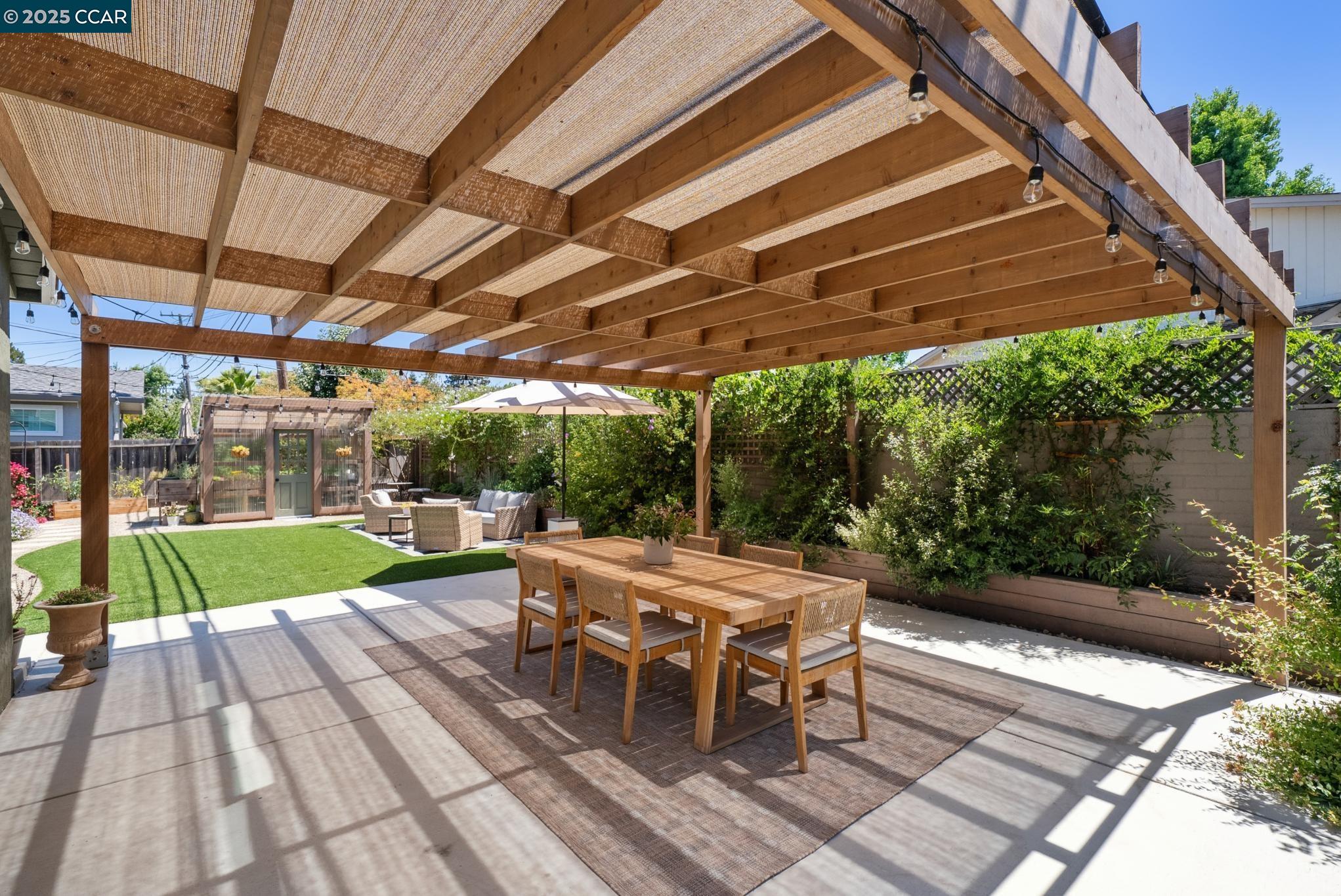 Detail Gallery Image 29 of 36 For 4656 Regina Ln, Concord,  CA 94521 - 3 Beds | 2 Baths