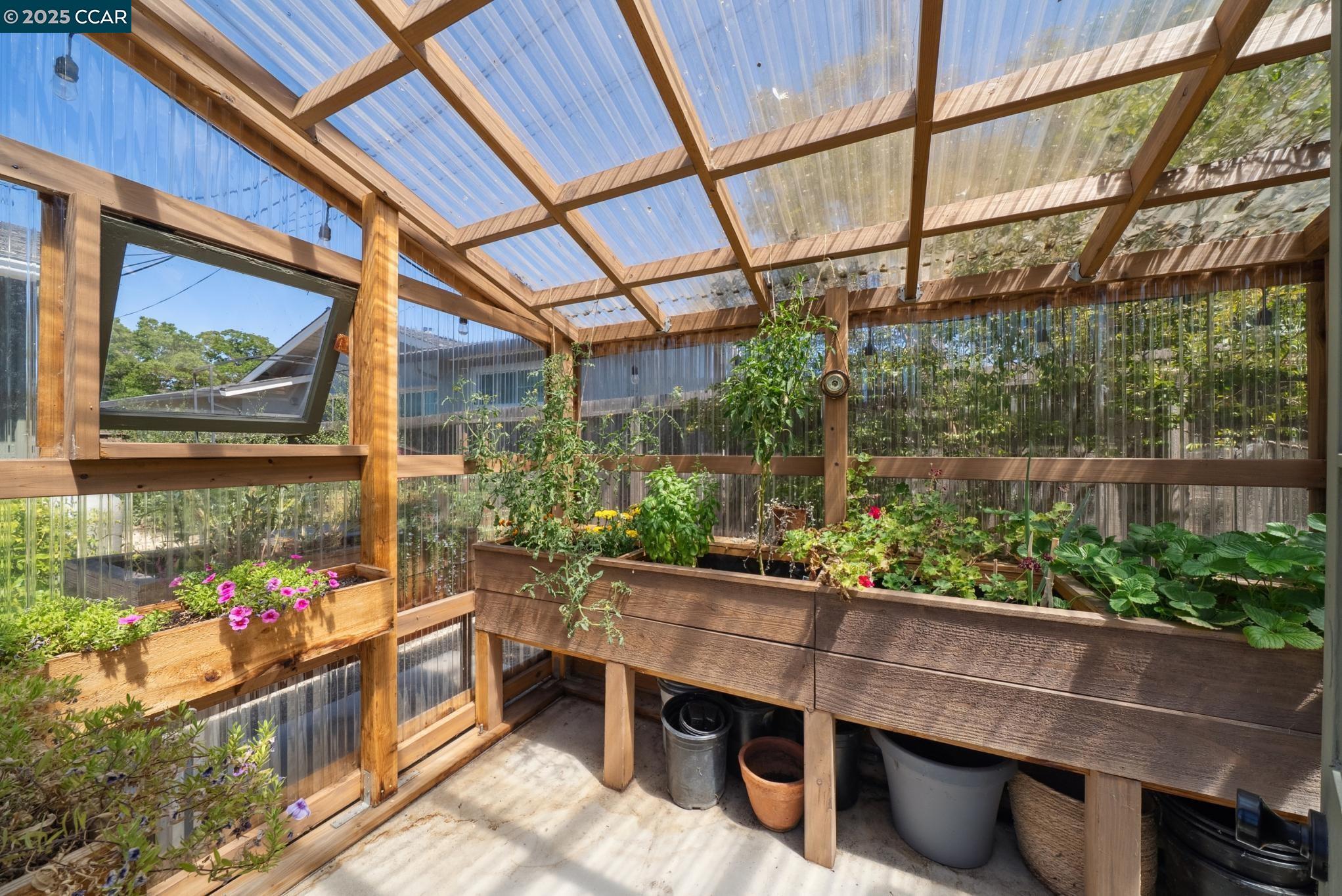 Detail Gallery Image 34 of 36 For 4656 Regina Ln, Concord,  CA 94521 - 3 Beds | 2 Baths