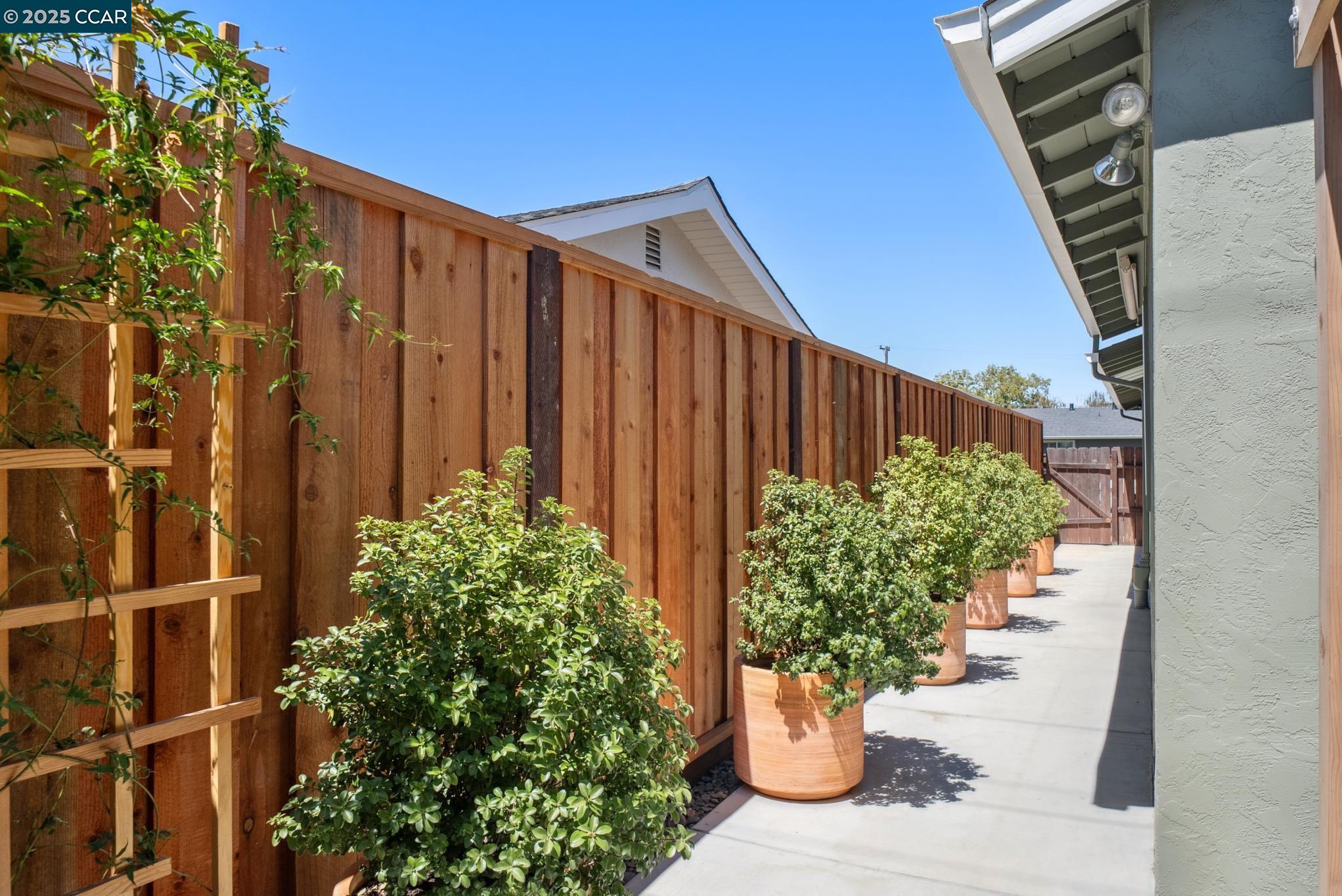 Detail Gallery Image 35 of 36 For 4656 Regina Ln, Concord,  CA 94521 - 3 Beds | 2 Baths