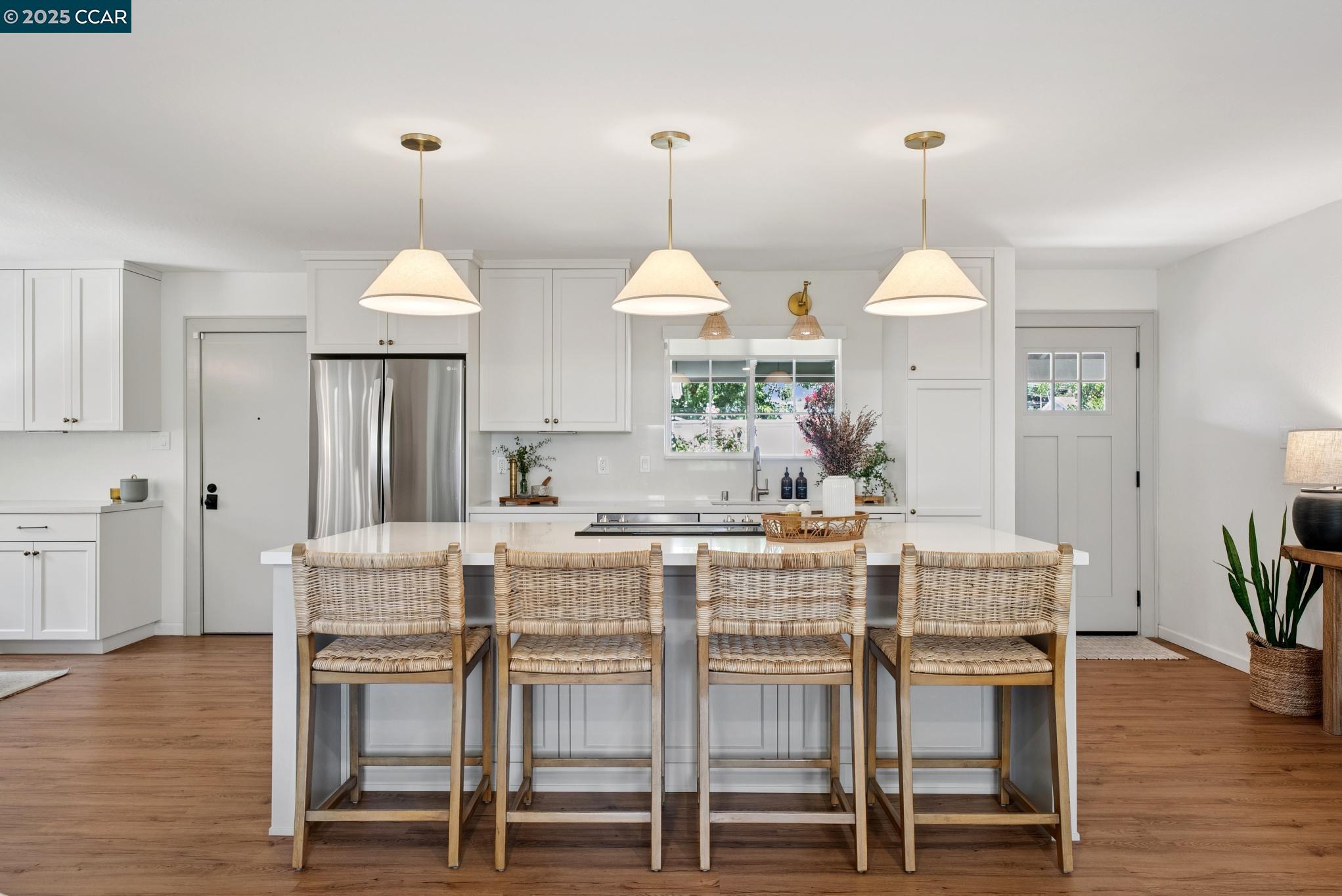 Detail Gallery Image 6 of 36 For 4656 Regina Ln, Concord,  CA 94521 - 3 Beds | 2 Baths