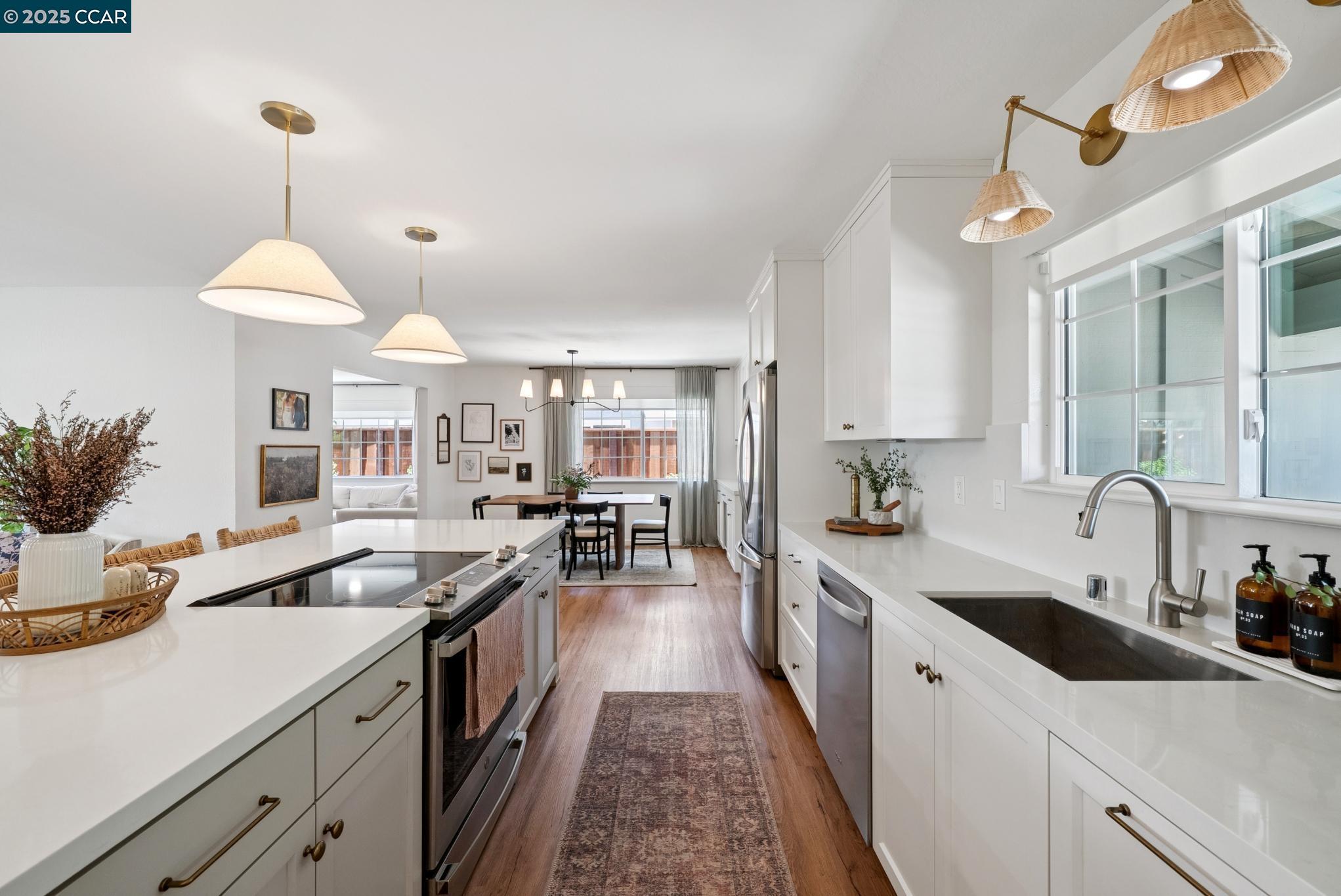 Detail Gallery Image 10 of 36 For 4656 Regina Ln, Concord,  CA 94521 - 3 Beds | 2 Baths