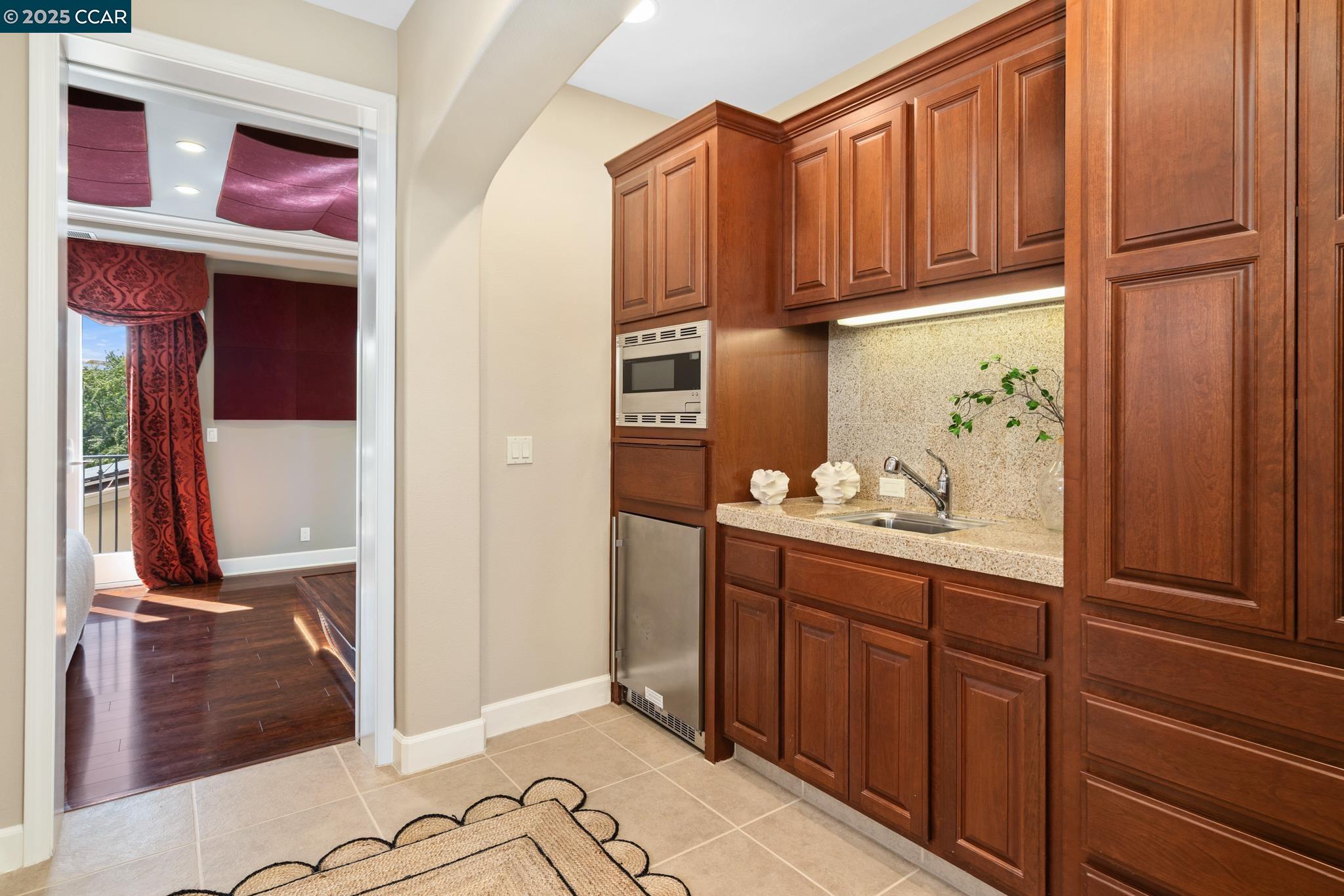 Detail Gallery Image 27 of 46 For 206 Glory Lily Ct, San Ramon,  CA 94582 - 5 Beds | 3/1 Baths