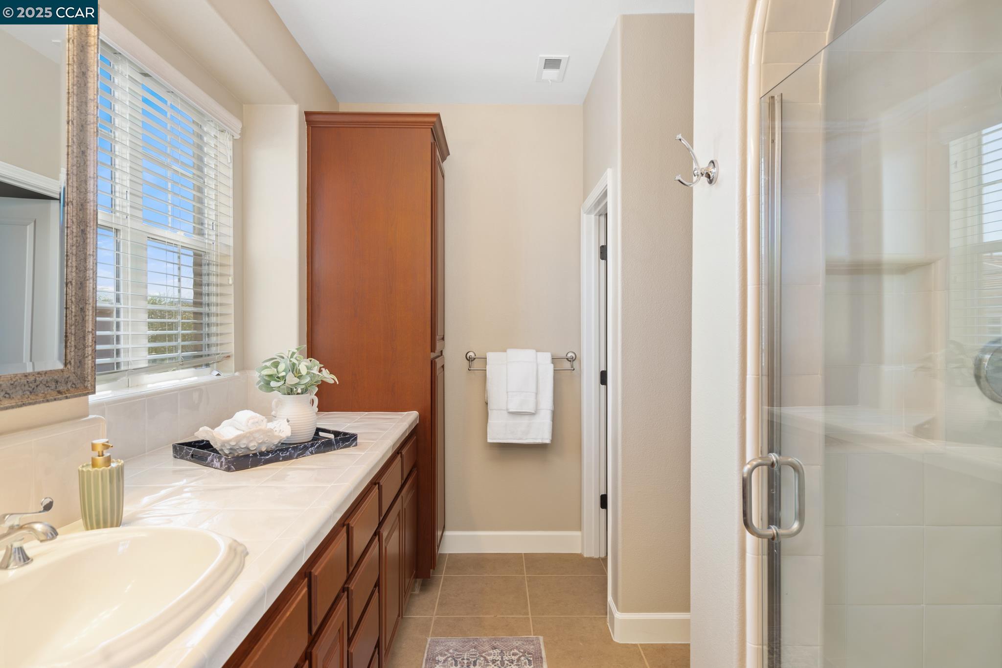 Detail Gallery Image 32 of 46 For 206 Glory Lily Ct, San Ramon,  CA 94582 - 5 Beds | 3/1 Baths