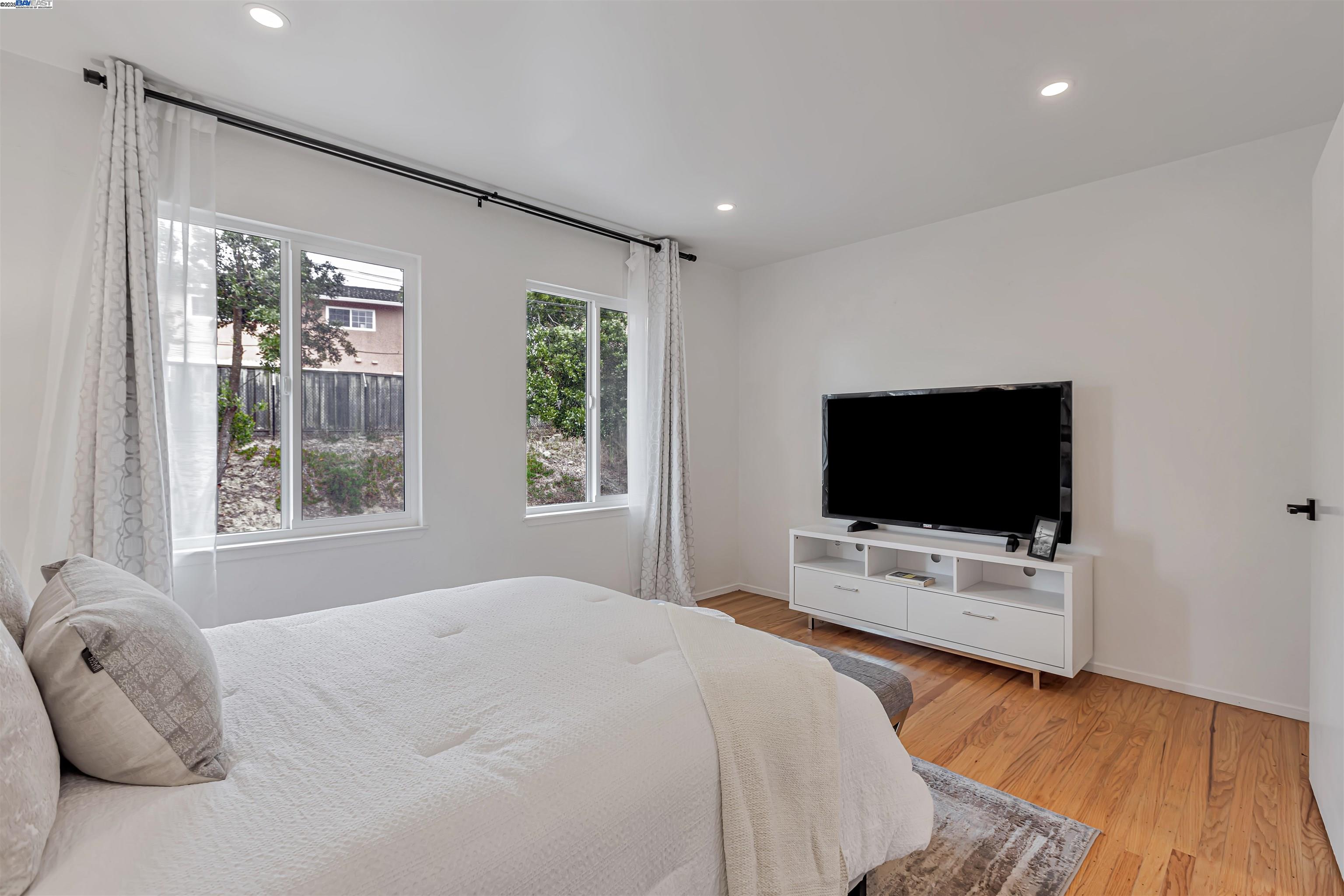 Detail Gallery Image 27 of 54 For 2270 Kenry Way, South San Francisco,  CA 94080 - 5 Beds | 3 Baths
