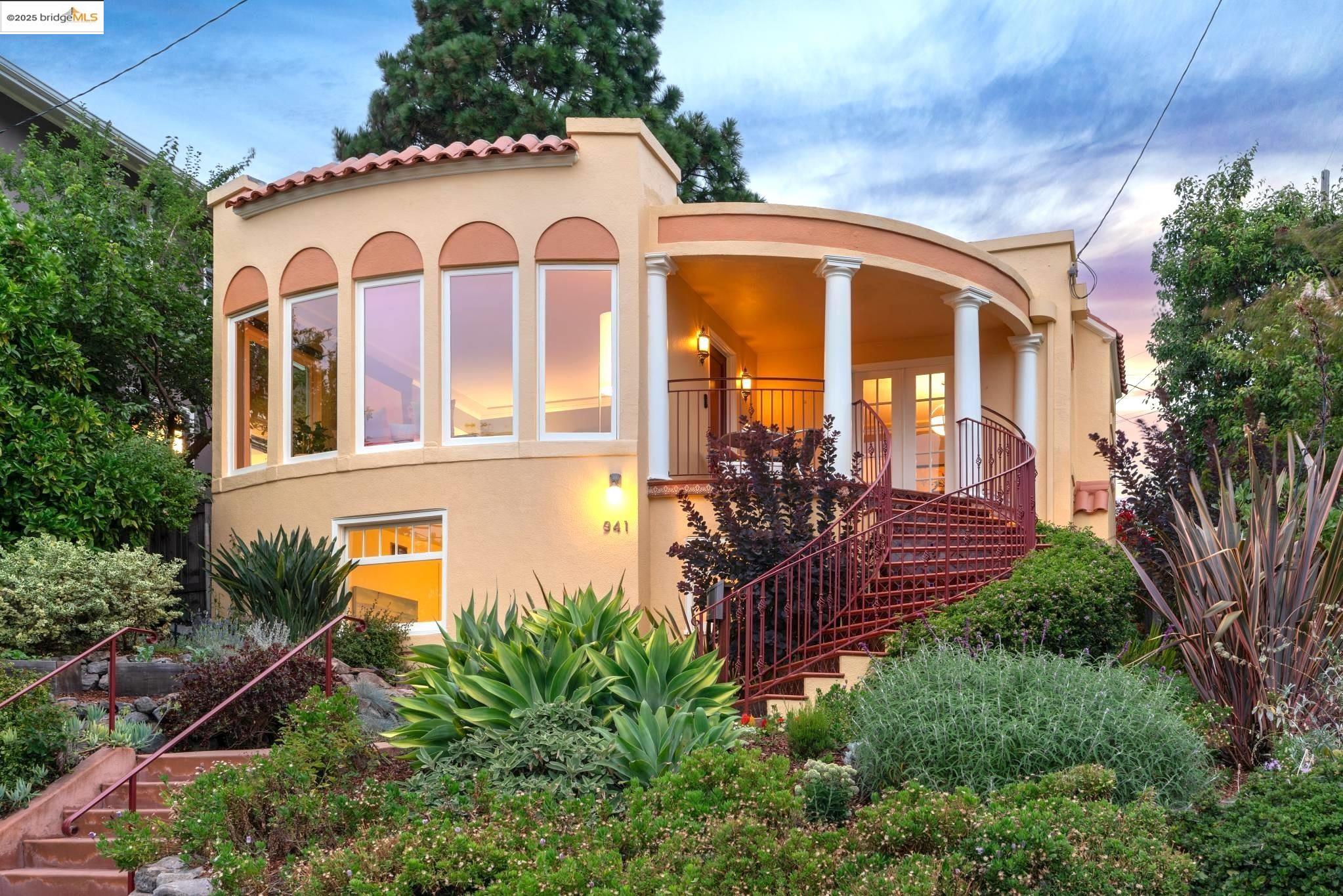 Detail Gallery Image 1 of 60 For 941 Warfield Ave, Oakland,  CA 94610 - 3 Beds | 2 Baths