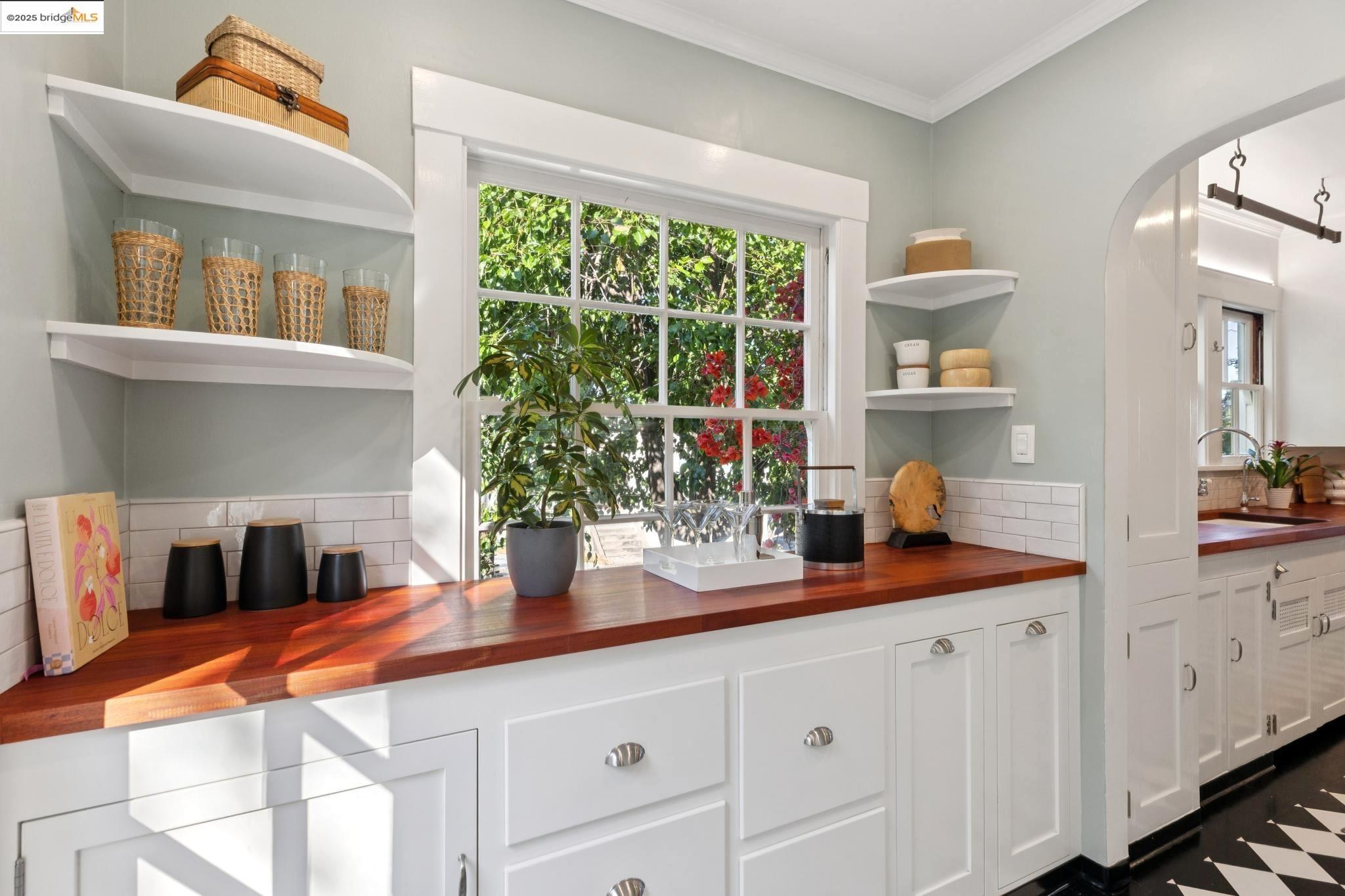 Detail Gallery Image 21 of 60 For 941 Warfield Ave, Oakland,  CA 94610 - 3 Beds | 2 Baths