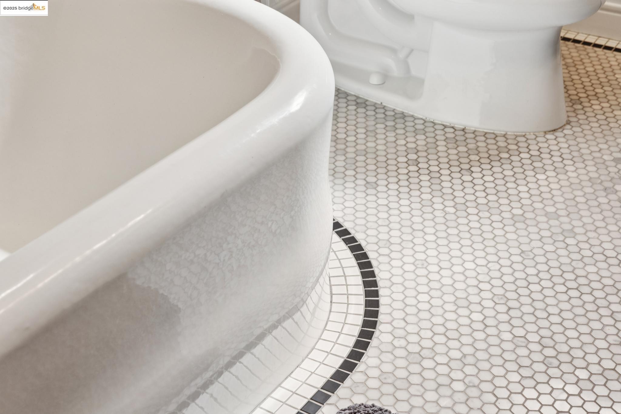 Detail Gallery Image 28 of 60 For 941 Warfield Ave, Oakland,  CA 94610 - 3 Beds | 2 Baths