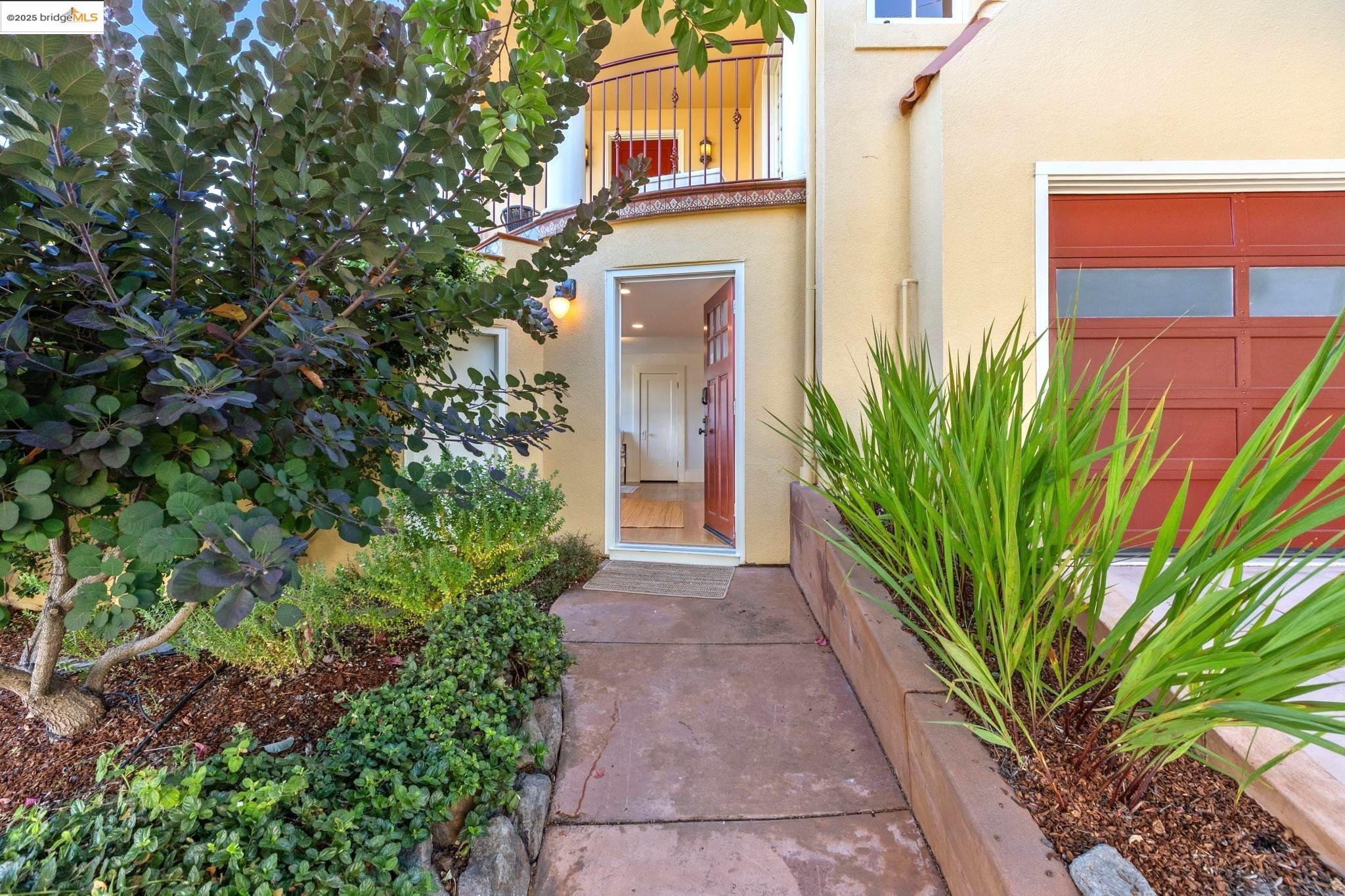 Detail Gallery Image 38 of 60 For 941 Warfield Ave, Oakland,  CA 94610 - 3 Beds | 2 Baths