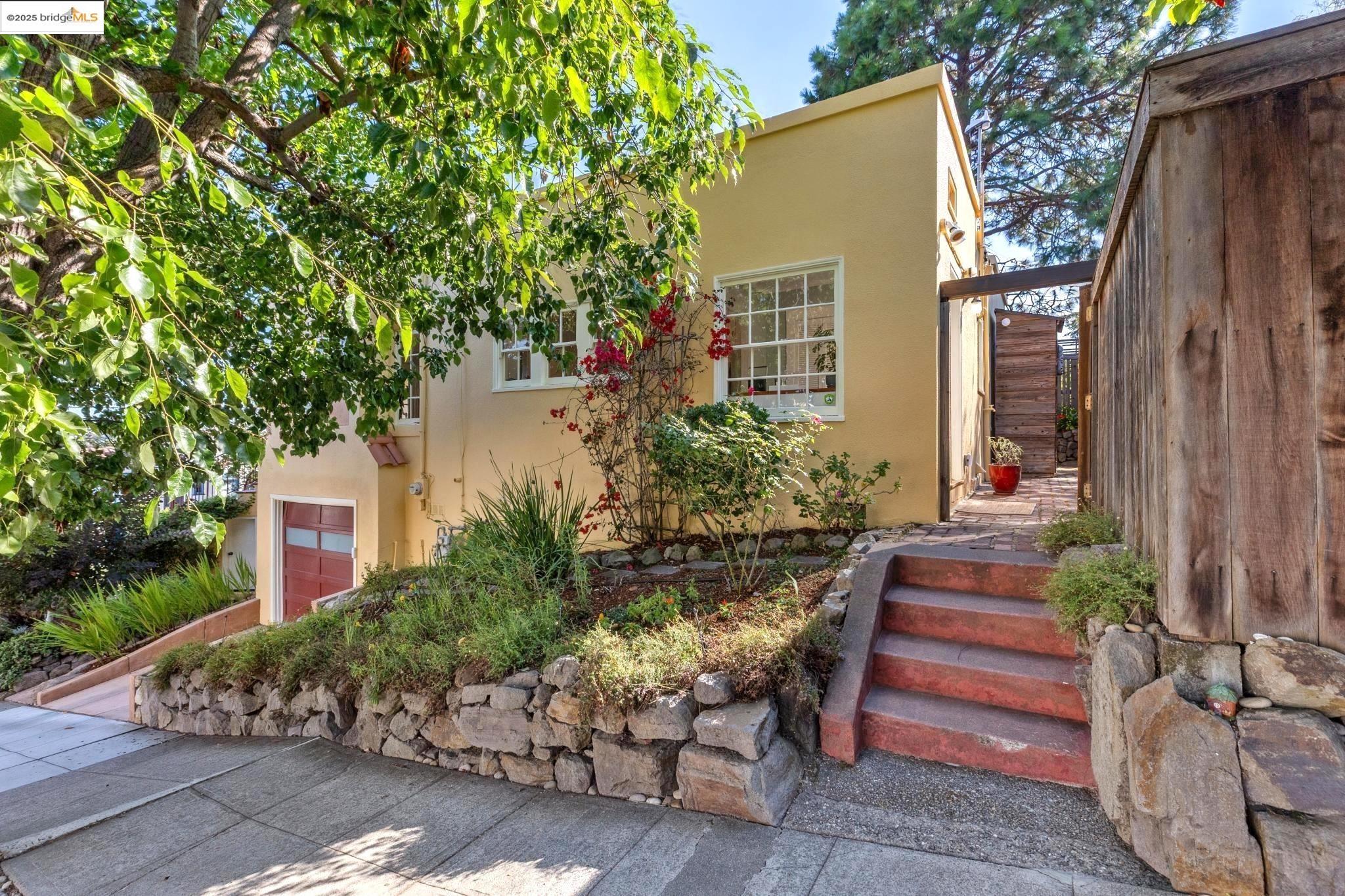 Detail Gallery Image 39 of 60 For 941 Warfield Ave, Oakland,  CA 94610 - 3 Beds | 2 Baths