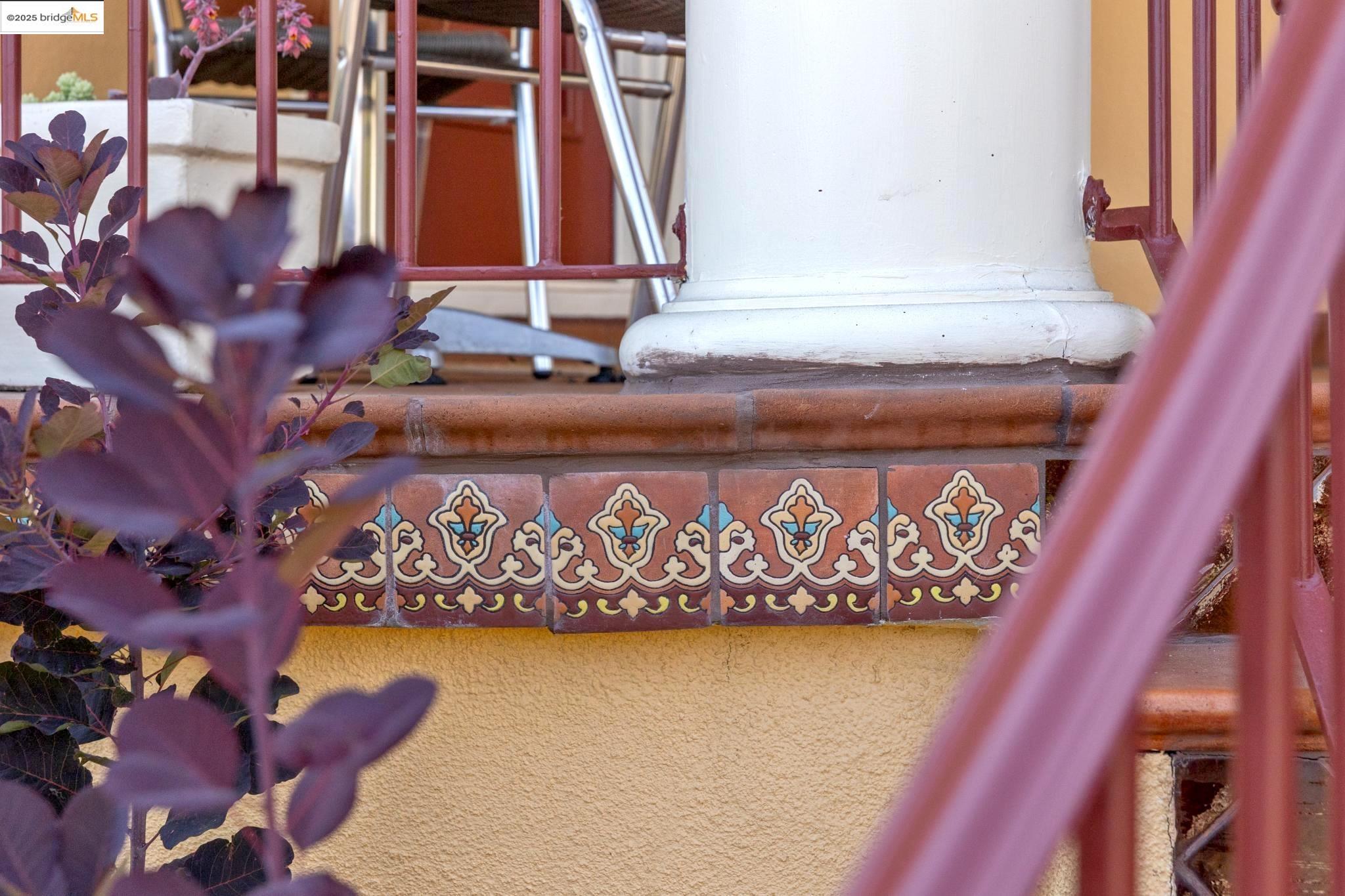Detail Gallery Image 5 of 60 For 941 Warfield Ave, Oakland,  CA 94610 - 3 Beds | 2 Baths