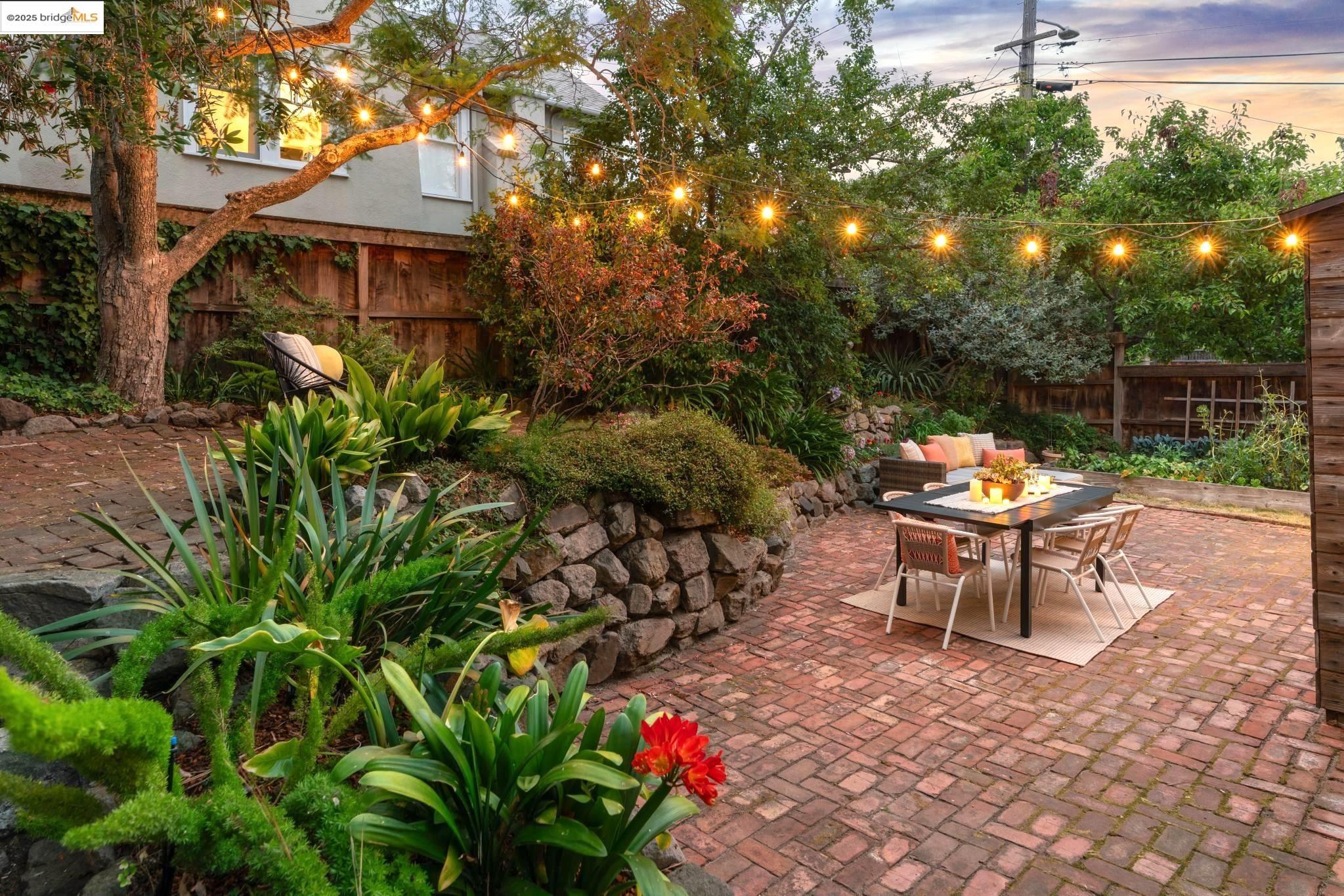 Detail Gallery Image 50 of 60 For 941 Warfield Ave, Oakland,  CA 94610 - 3 Beds | 2 Baths