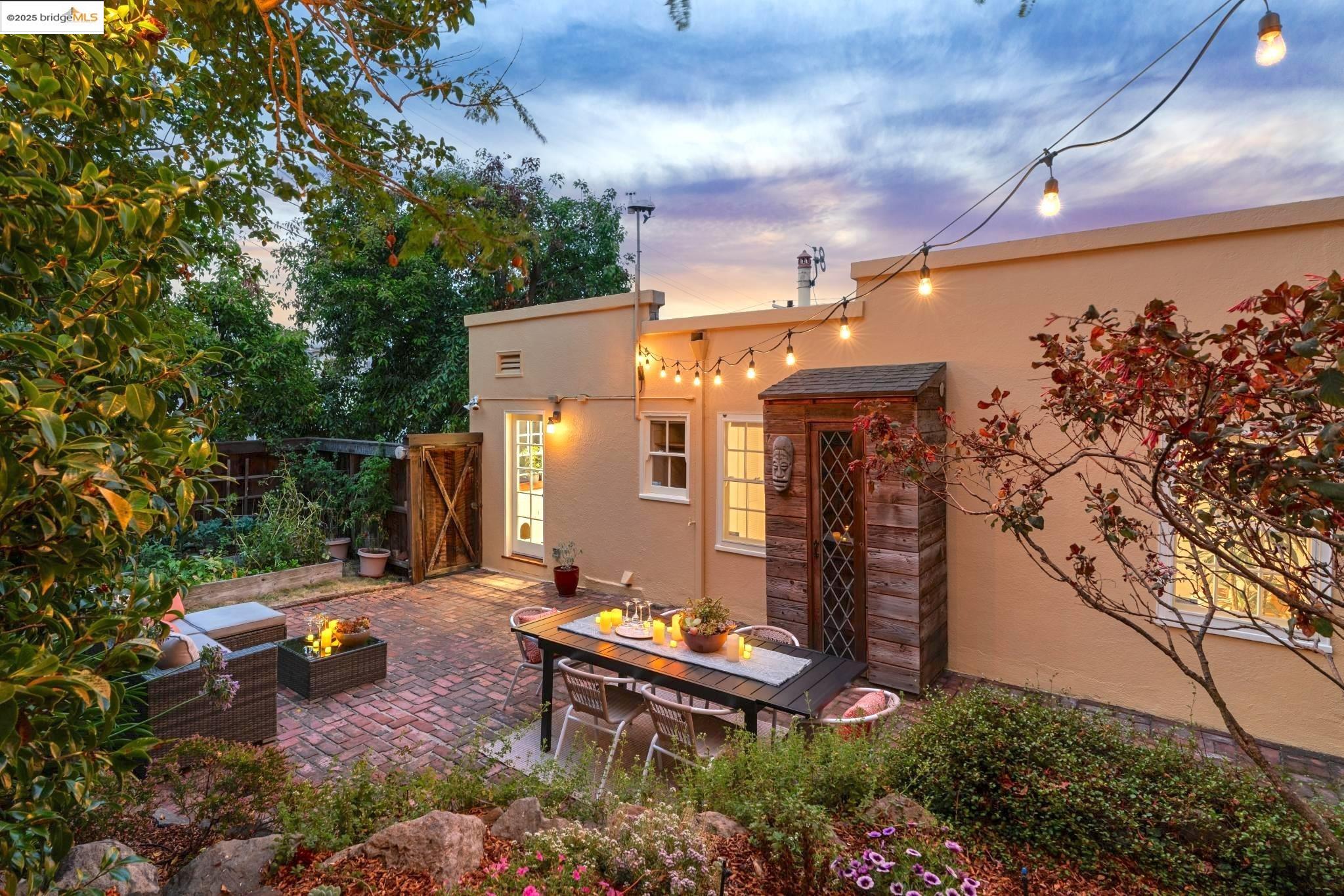 Detail Gallery Image 51 of 60 For 941 Warfield Ave, Oakland,  CA 94610 - 3 Beds | 2 Baths