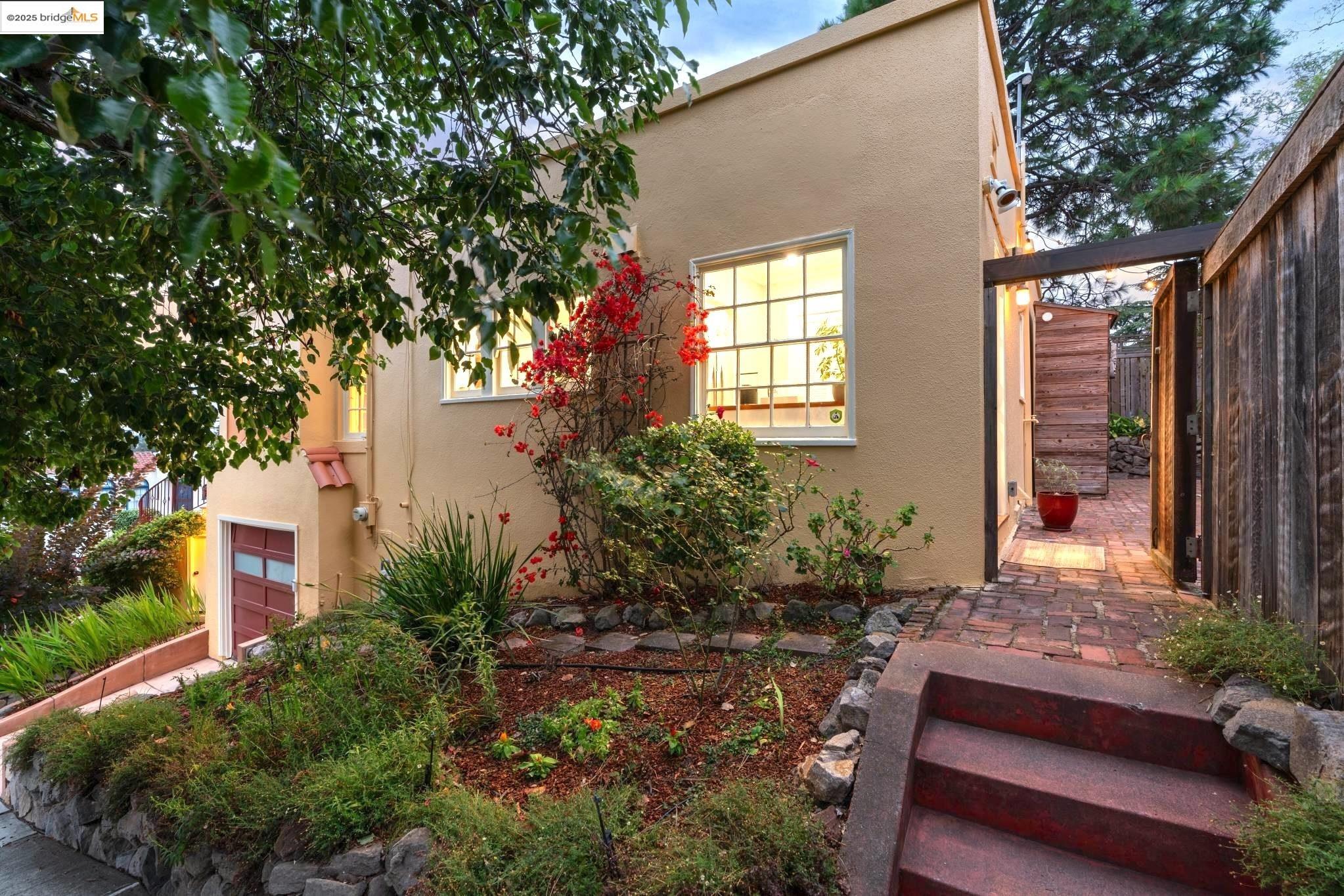 Detail Gallery Image 56 of 60 For 941 Warfield Ave, Oakland,  CA 94610 - 3 Beds | 2 Baths