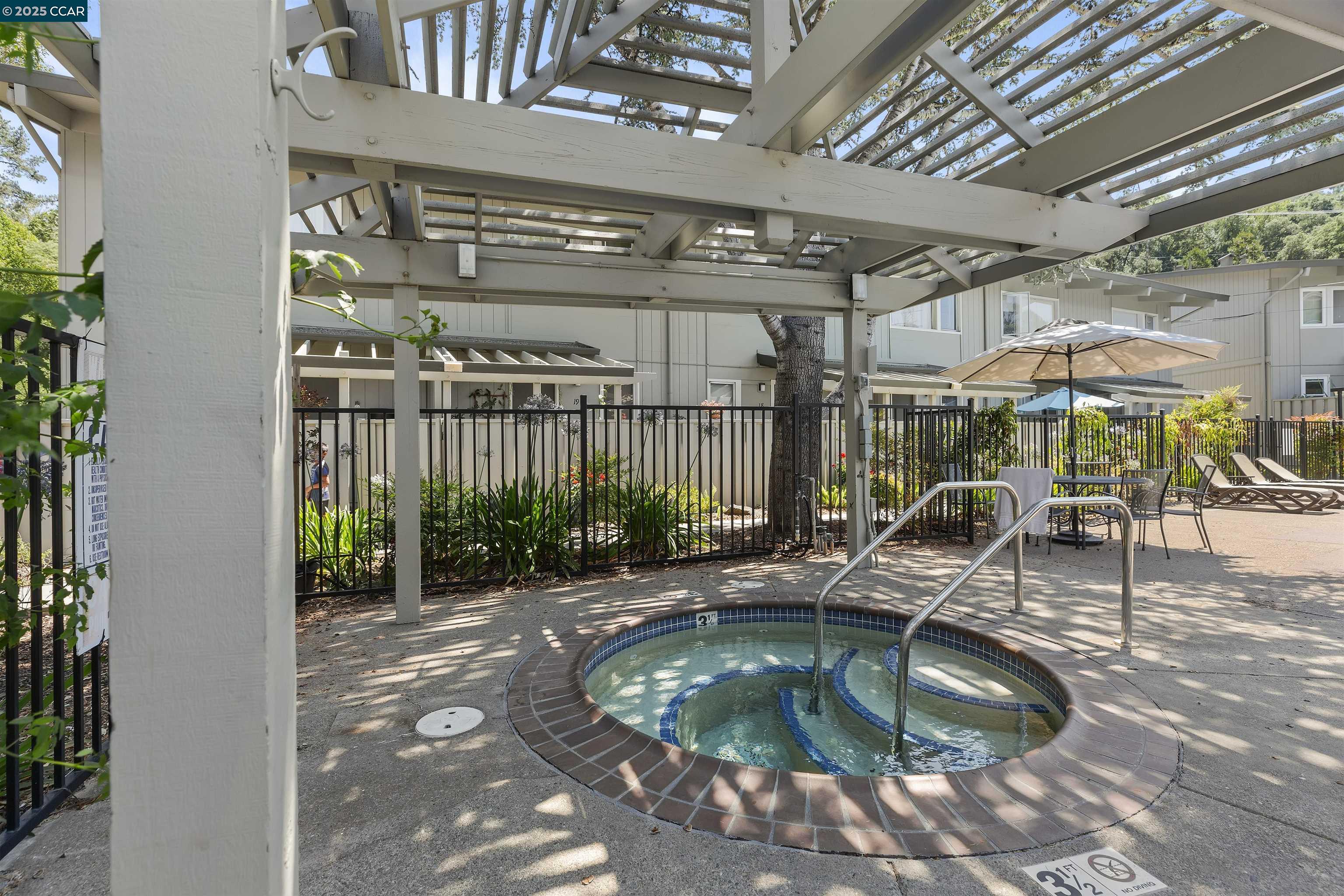 Detail Gallery Image 21 of 25 For 73 Brookwood Rd #9,  Orinda,  CA 94563 - 2 Beds | 1/1 Baths