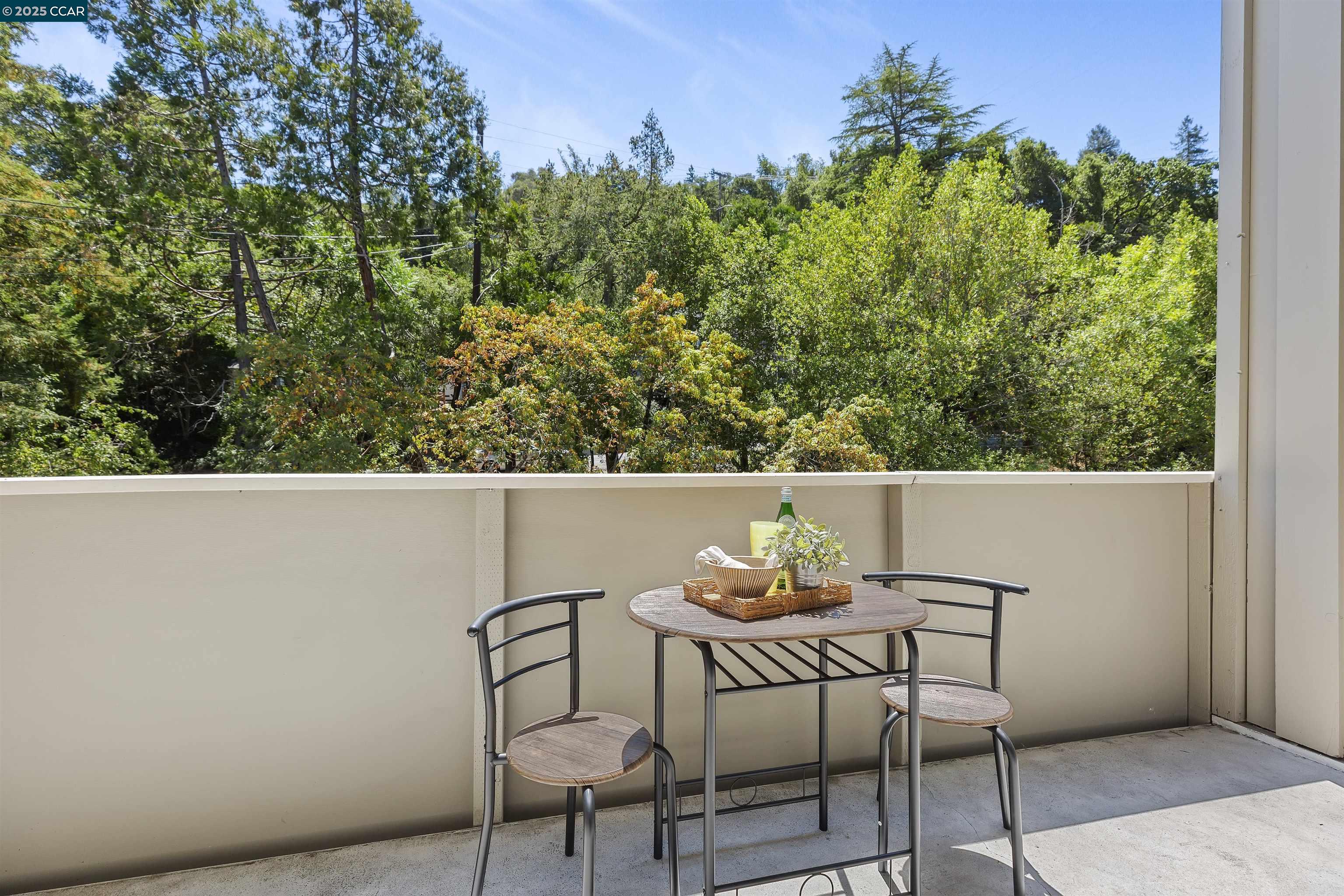 Detail Gallery Image 5 of 25 For 73 Brookwood Rd #9,  Orinda,  CA 94563 - 2 Beds | 1/1 Baths