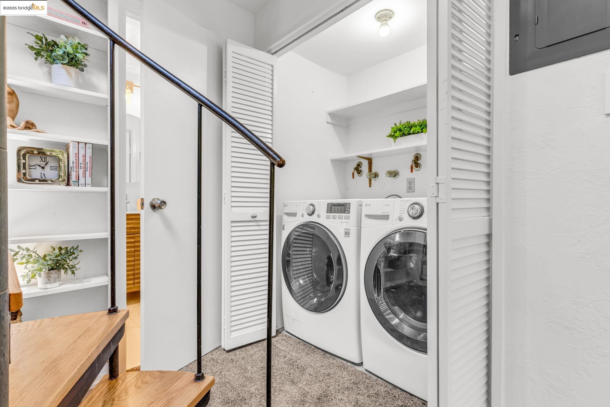 Detail Gallery Image 40 of 52 For 2211 Arrowhead Dr, Oakland,  CA 94611 - 3 Beds | 2 Baths