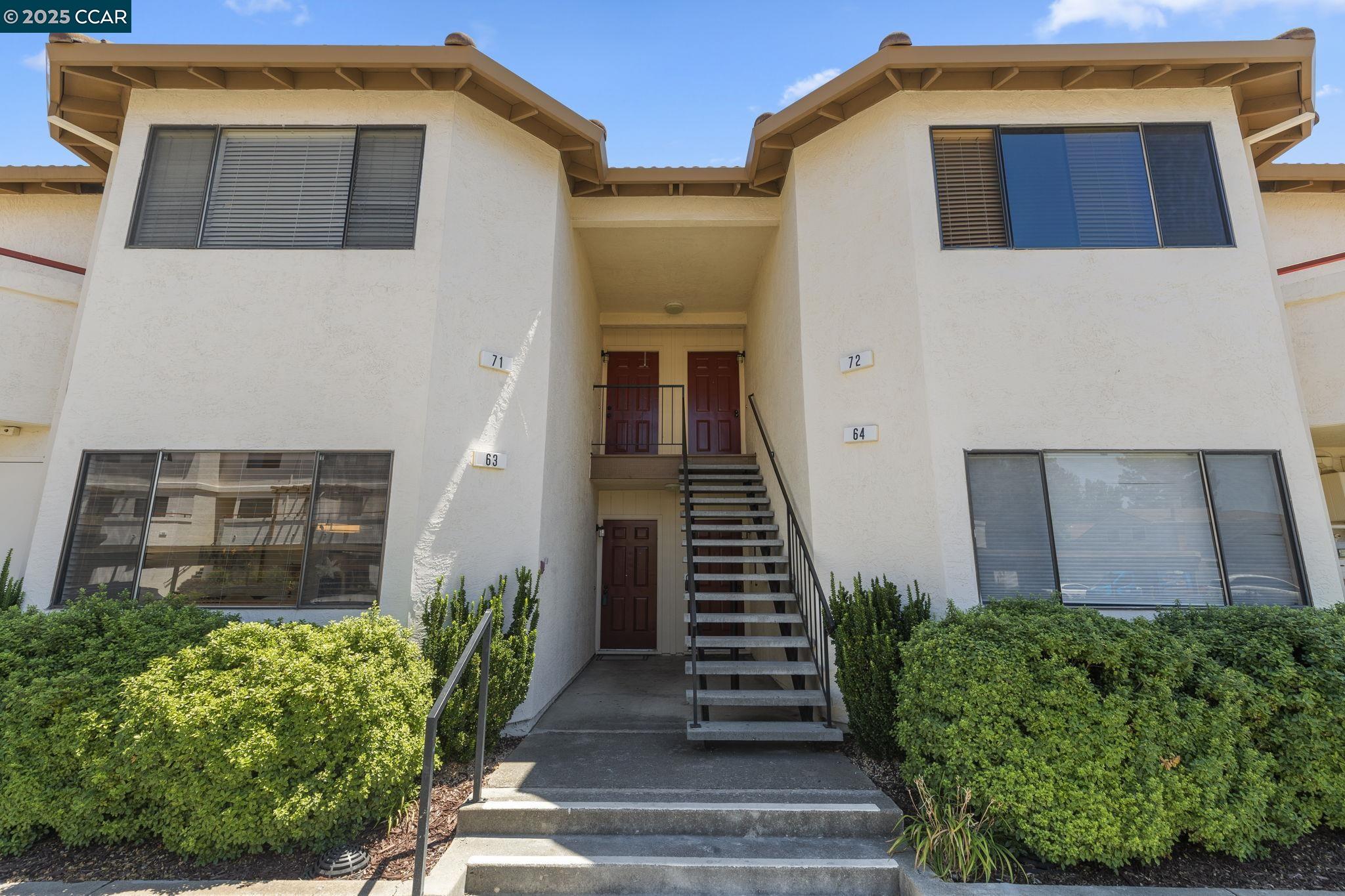 Browse active condo listings in VALLEY TERRACE
