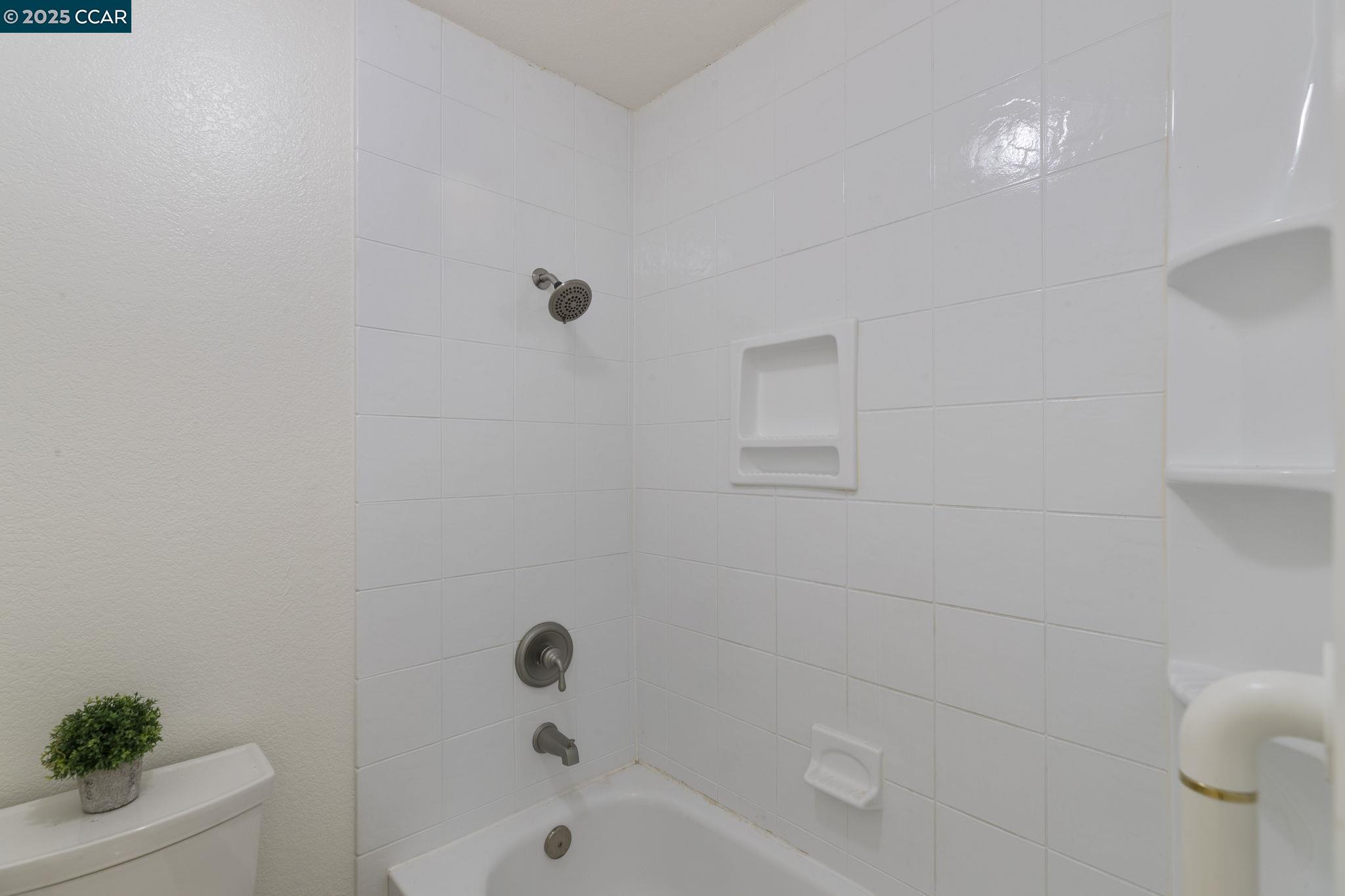 Photo #37: 41108026 Listing: Photo #37