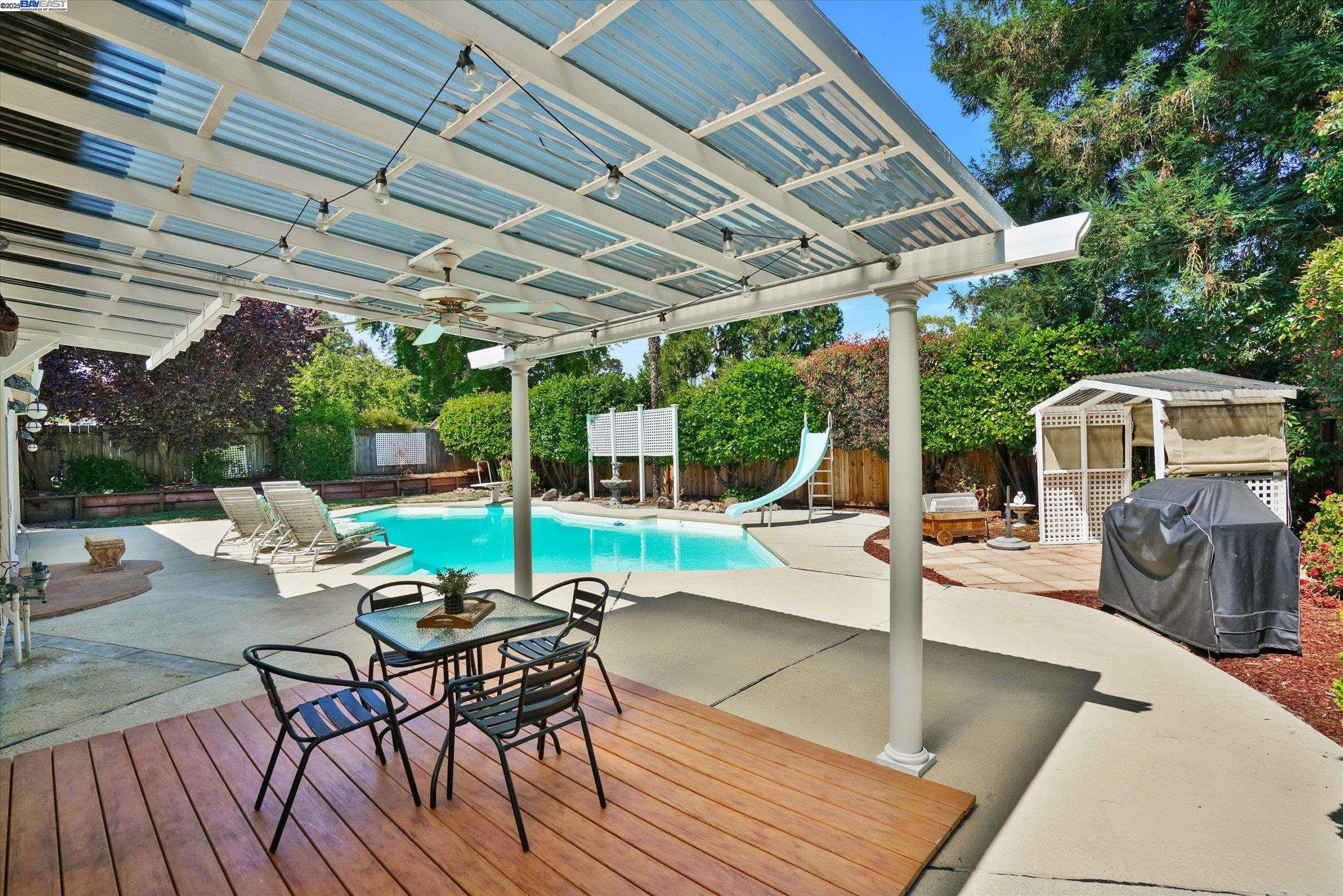 Detail Gallery Image 25 of 37 For 3718 Norris Canyon Rd, San Ramon,  CA 94583 - 4 Beds | 2 Baths