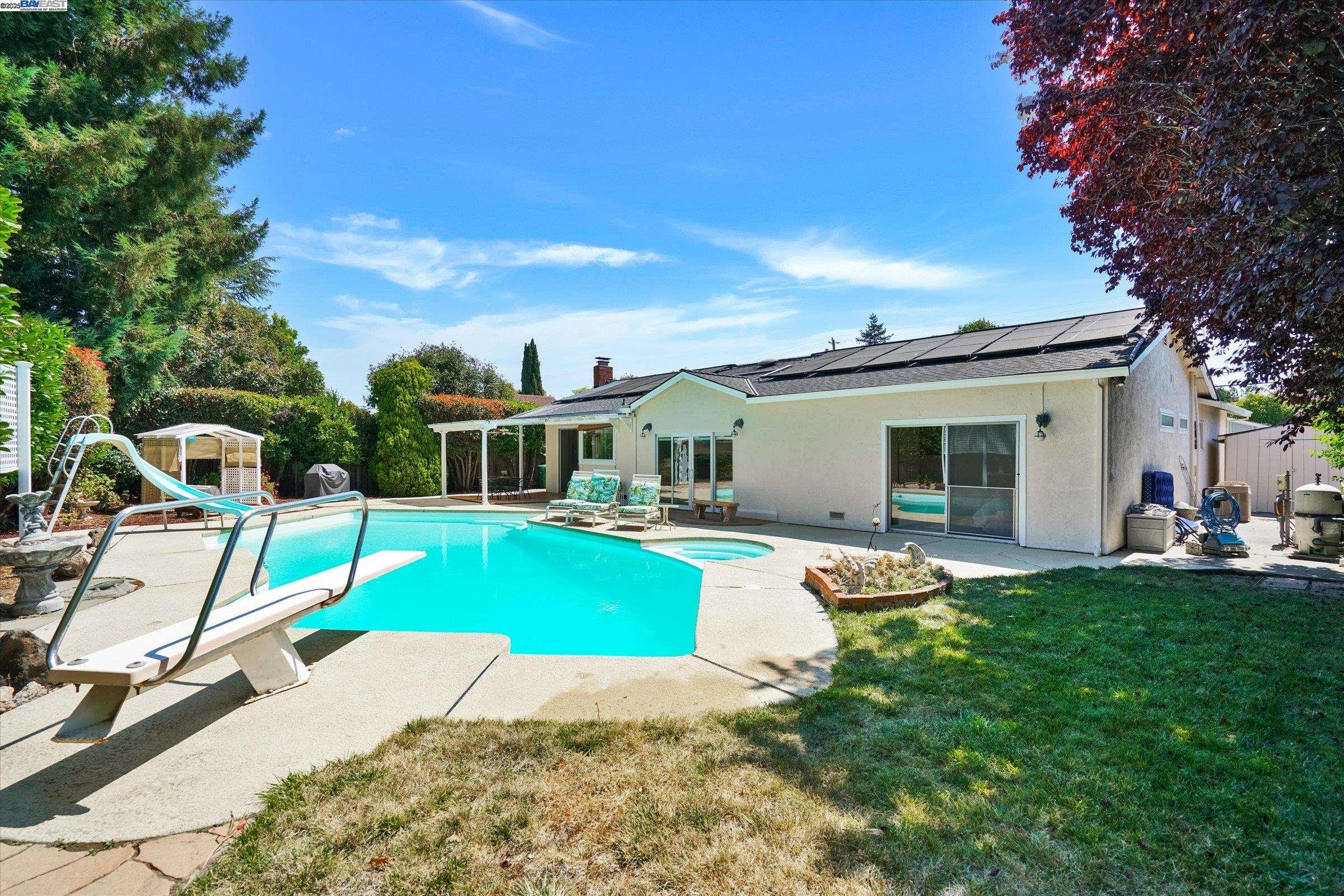 Detail Gallery Image 27 of 37 For 3718 Norris Canyon Rd, San Ramon,  CA 94583 - 4 Beds | 2 Baths