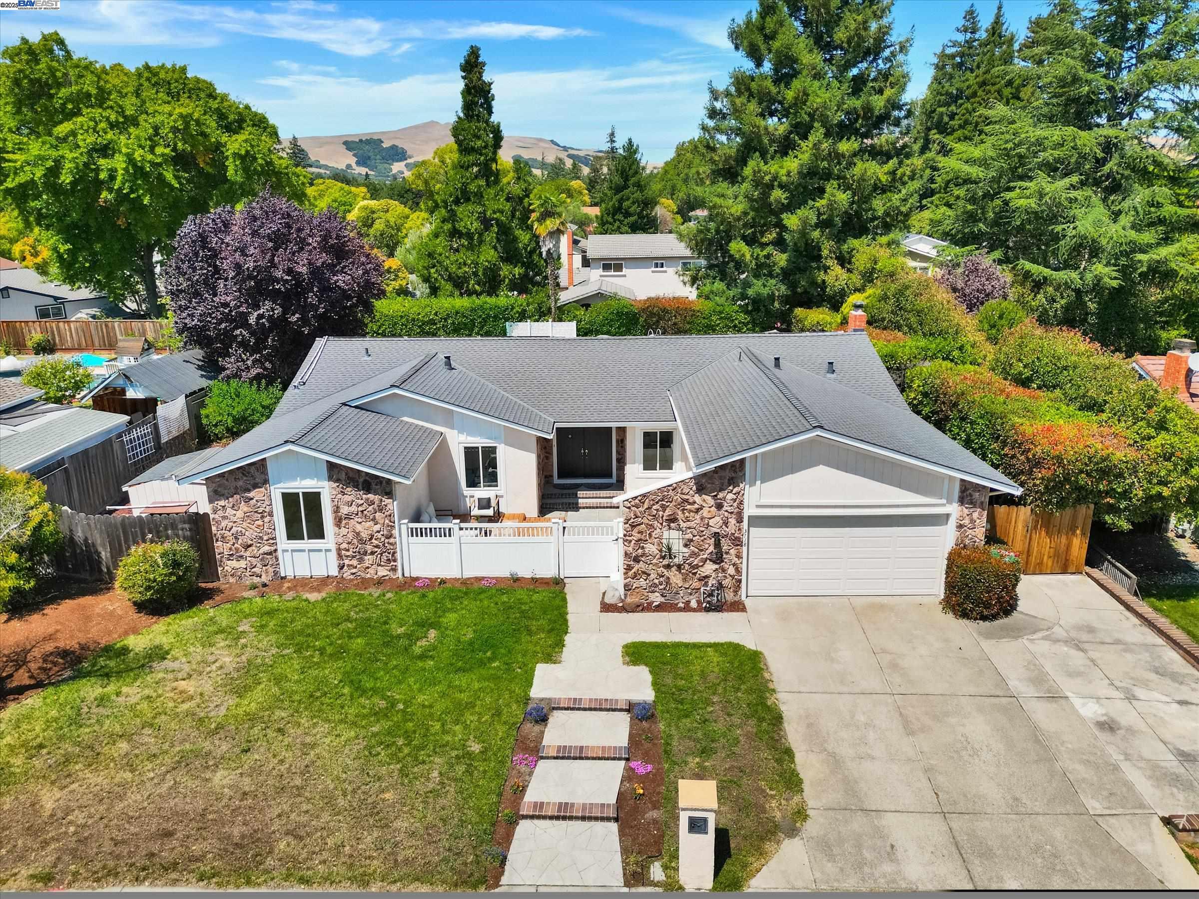 Detail Gallery Image 29 of 37 For 3718 Norris Canyon Rd, San Ramon,  CA 94583 - 4 Beds | 2 Baths