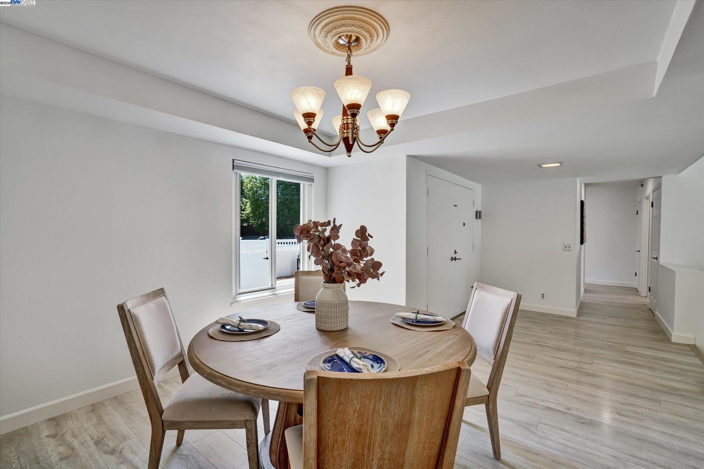 Detail Gallery Image 8 of 37 For 3718 Norris Canyon Rd, San Ramon,  CA 94583 - 4 Beds | 2 Baths