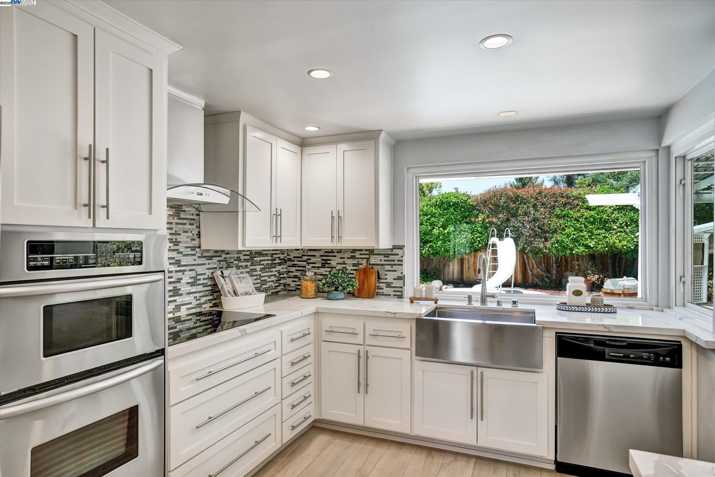 Detail Gallery Image 10 of 37 For 3718 Norris Canyon Rd, San Ramon,  CA 94583 - 4 Beds | 2 Baths