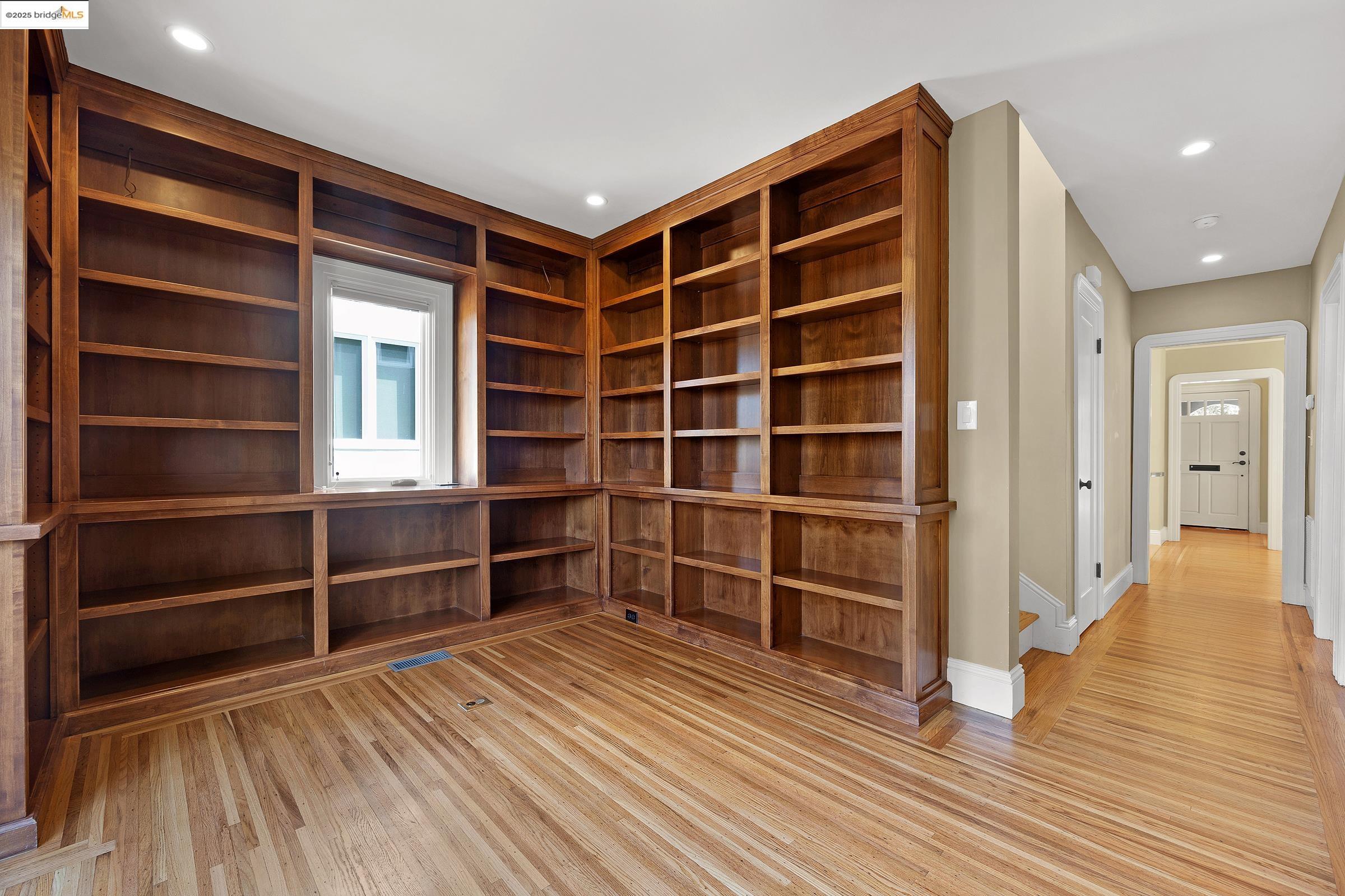 Detail Gallery Image 18 of 31 For 540 Neilson St, Berkeley,  CA 94707 - 3 Beds | 2 Baths