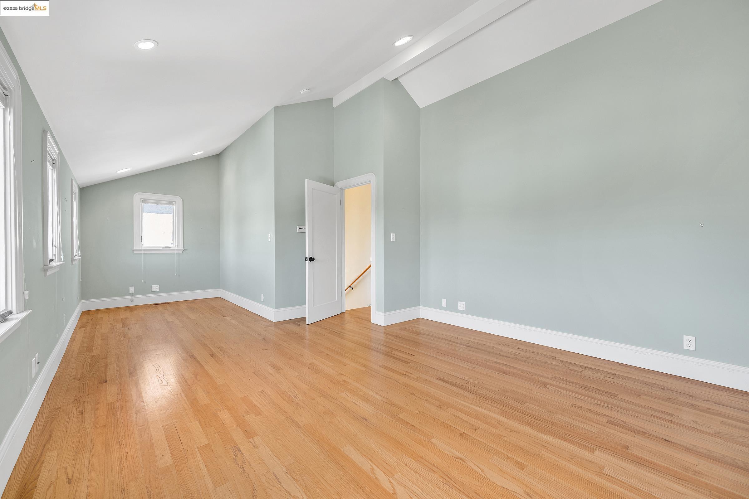 Detail Gallery Image 21 of 31 For 540 Neilson St, Berkeley,  CA 94707 - 3 Beds | 2 Baths
