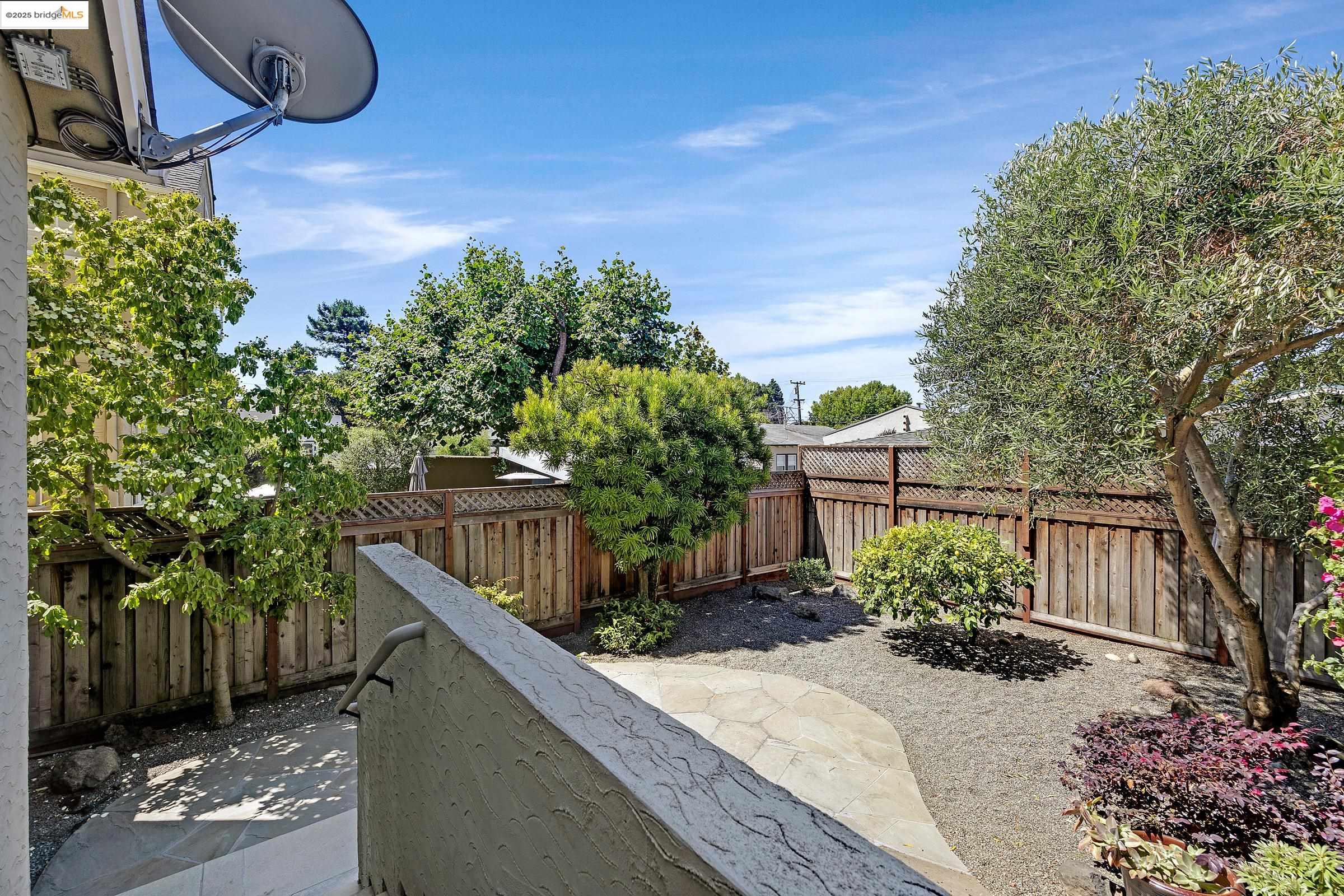 Detail Gallery Image 27 of 31 For 540 Neilson St, Berkeley,  CA 94707 - 3 Beds | 2 Baths