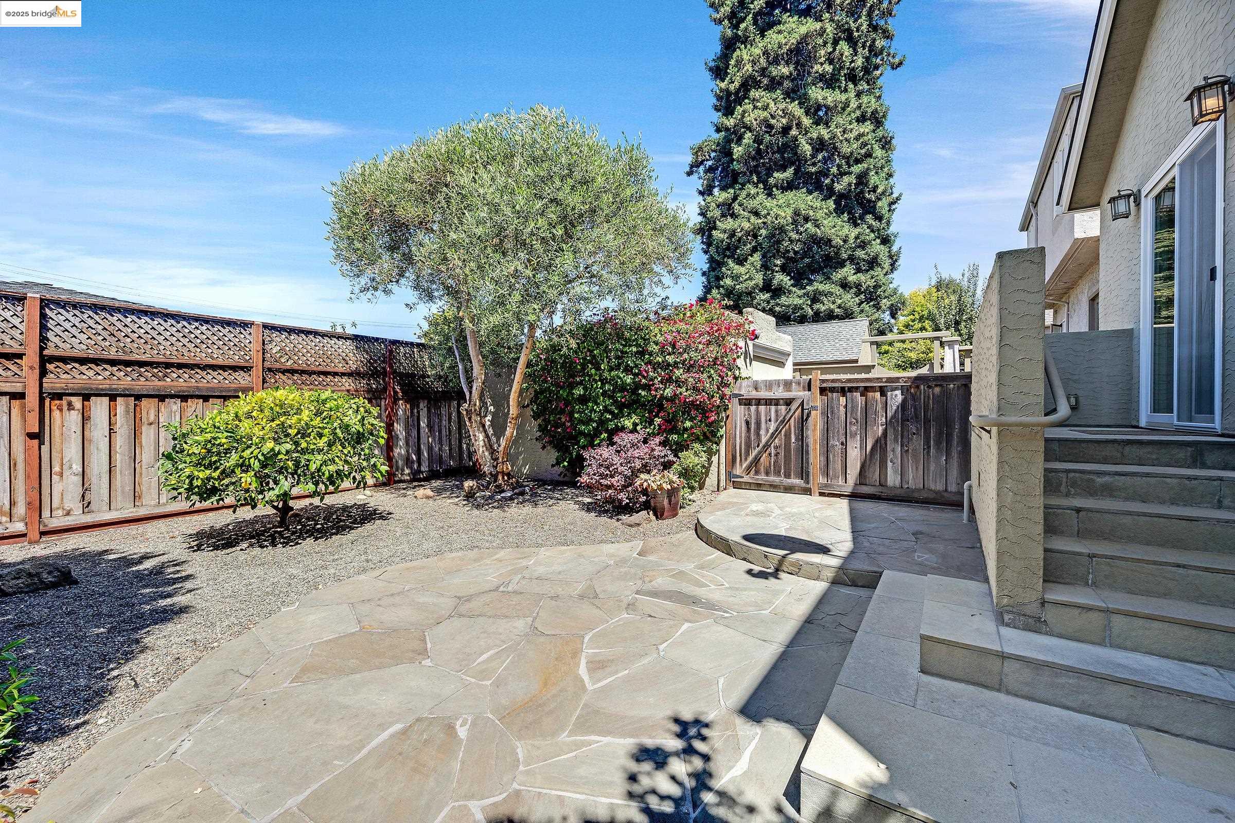 Detail Gallery Image 28 of 31 For 540 Neilson St, Berkeley,  CA 94707 - 3 Beds | 2 Baths