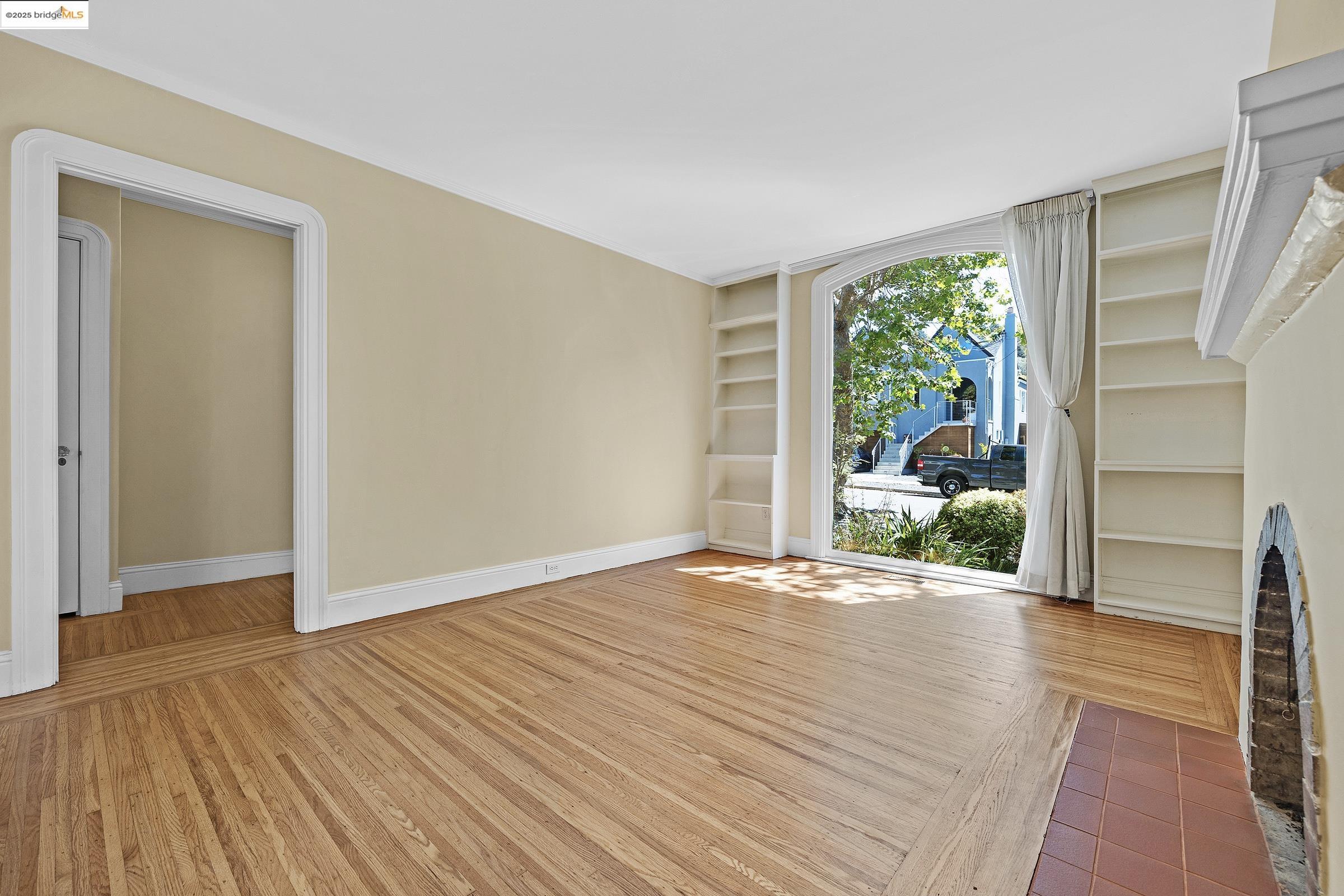 Detail Gallery Image 6 of 31 For 540 Neilson St, Berkeley,  CA 94707 - 3 Beds | 2 Baths