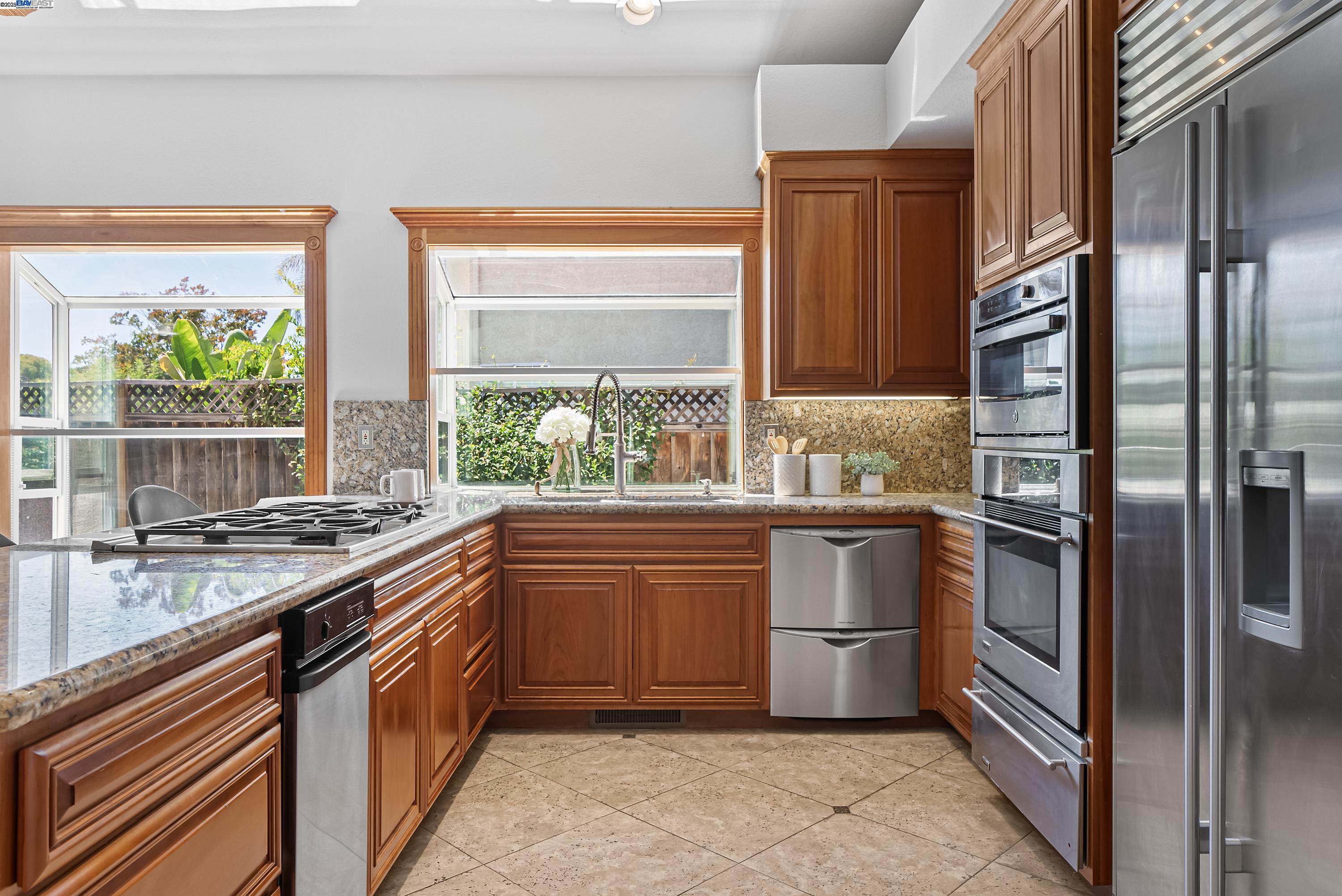 Detail Gallery Image 12 of 42 For 3470 Vermont Pl, Pleasanton,  CA 94588 - 3 Beds | 2 Baths