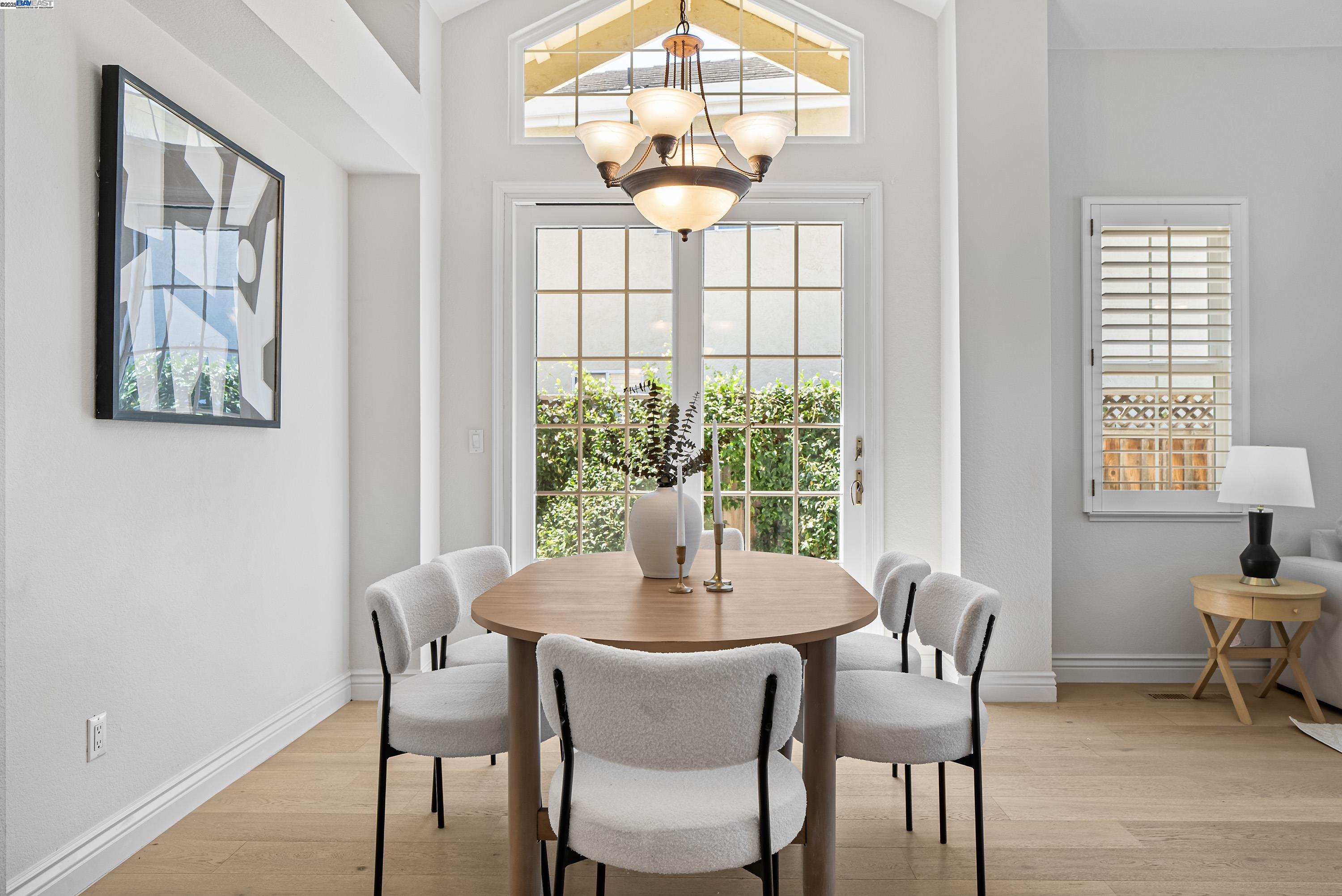 Detail Gallery Image 9 of 42 For 3470 Vermont Pl, Pleasanton,  CA 94588 - 3 Beds | 2 Baths