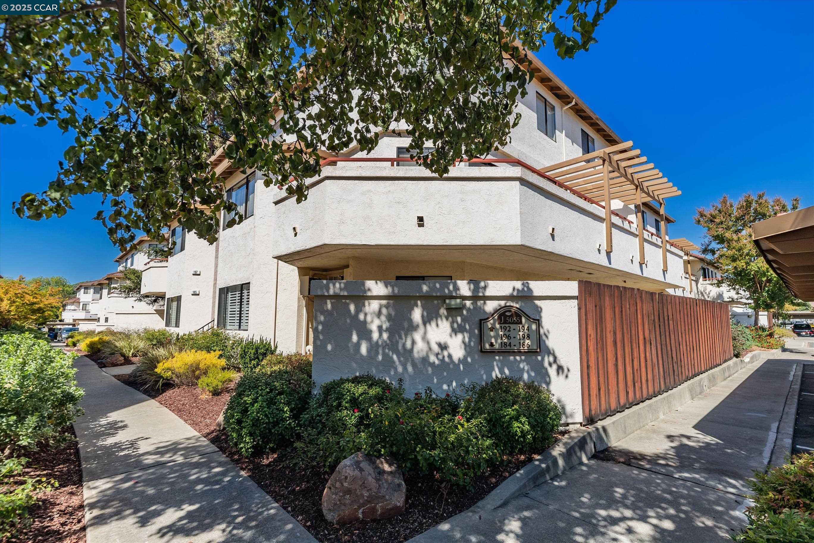 MLS: 41108031 Condo For Sale