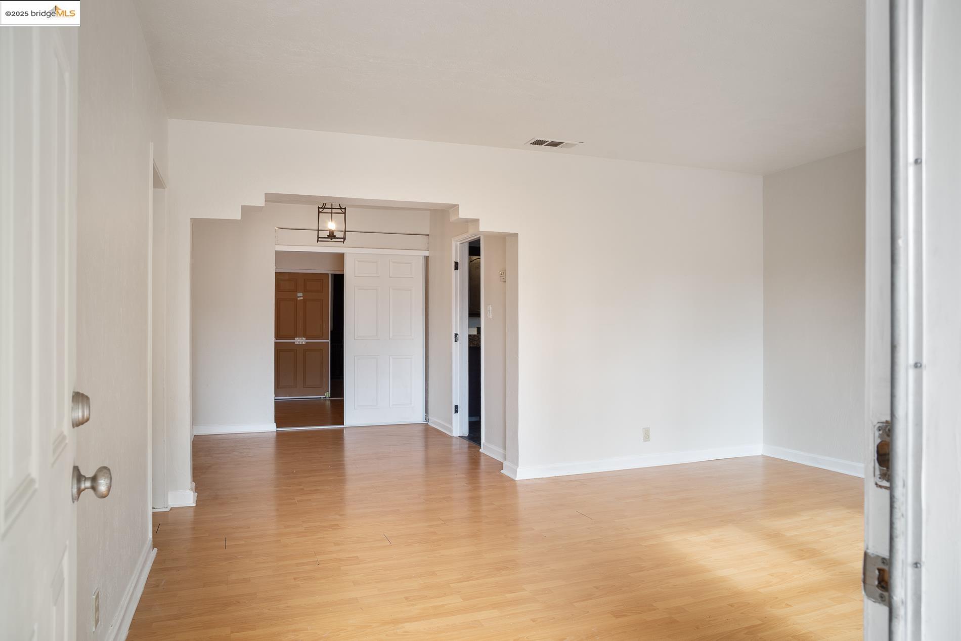Detail Gallery Image 4 of 28 For 605 Grennan St, Vallejo,  CA 94591 - 3 Beds | 2 Baths