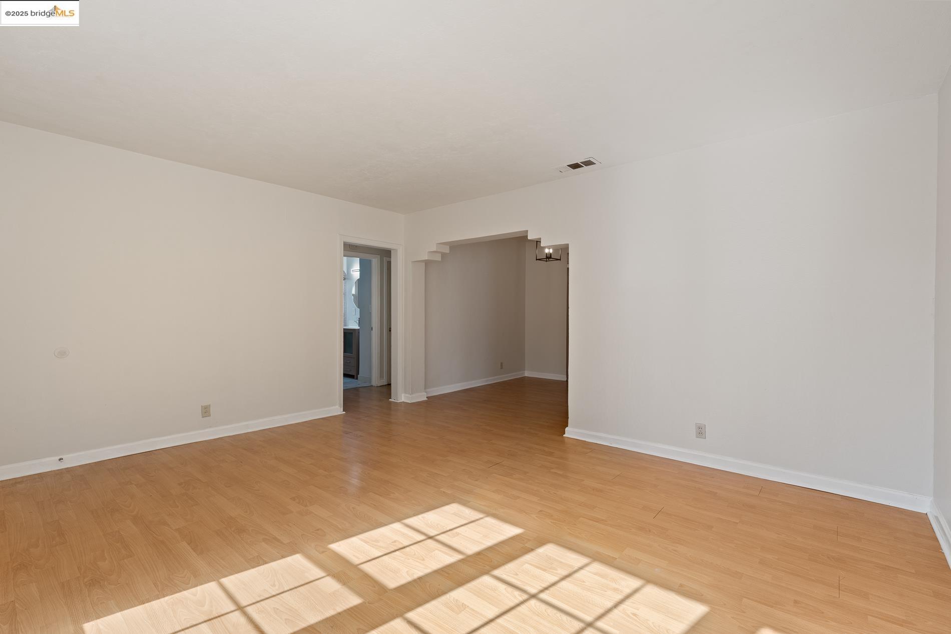 Detail Gallery Image 6 of 28 For 605 Grennan St, Vallejo,  CA 94591 - 3 Beds | 2 Baths