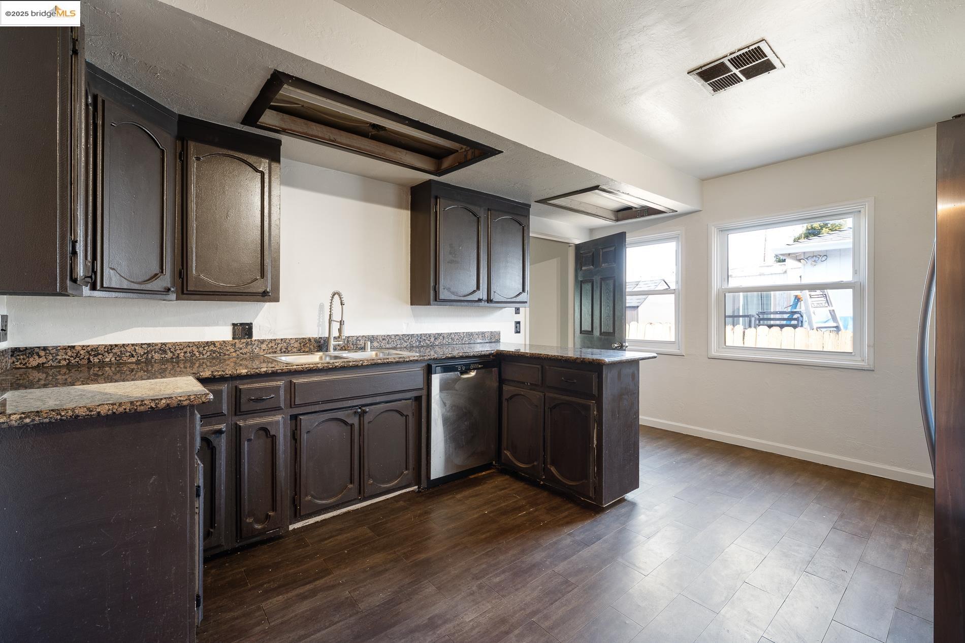 Detail Gallery Image 10 of 28 For 605 Grennan St, Vallejo,  CA 94591 - 3 Beds | 2 Baths
