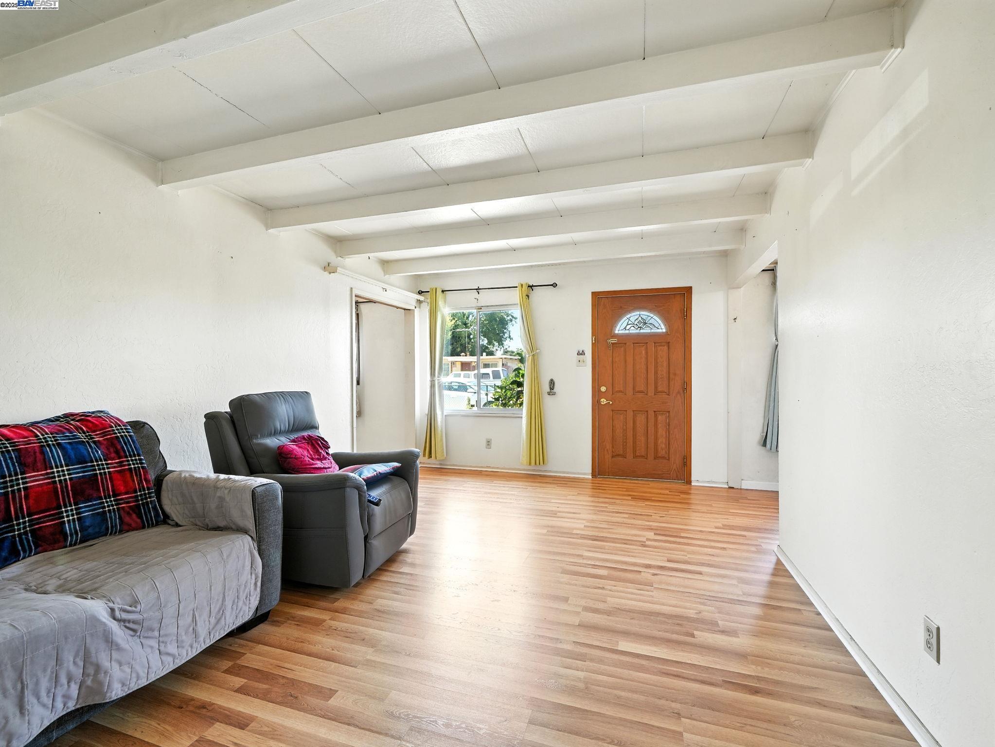 Detail Gallery Image 5 of 23 For 37114 Dondero Way, Fremont,  CA 94536 - 4 Beds | 1 Baths