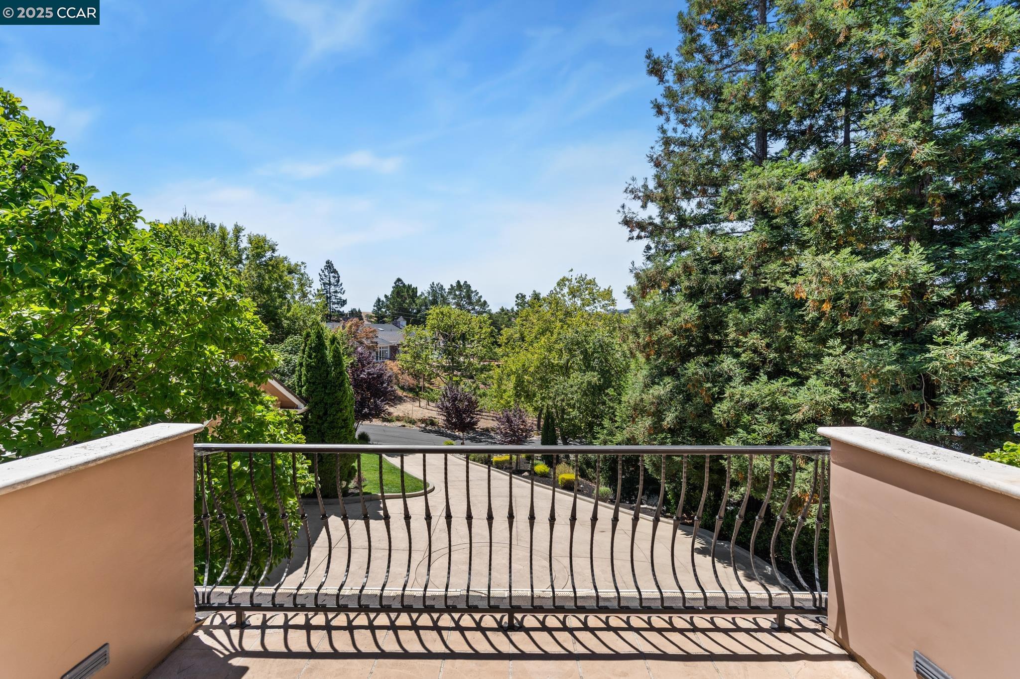 Detail Gallery Image 15 of 44 For 2540 Caballo Ranchero Dr, Diablo,  CA 94528 - 5 Beds | 5/1 Baths