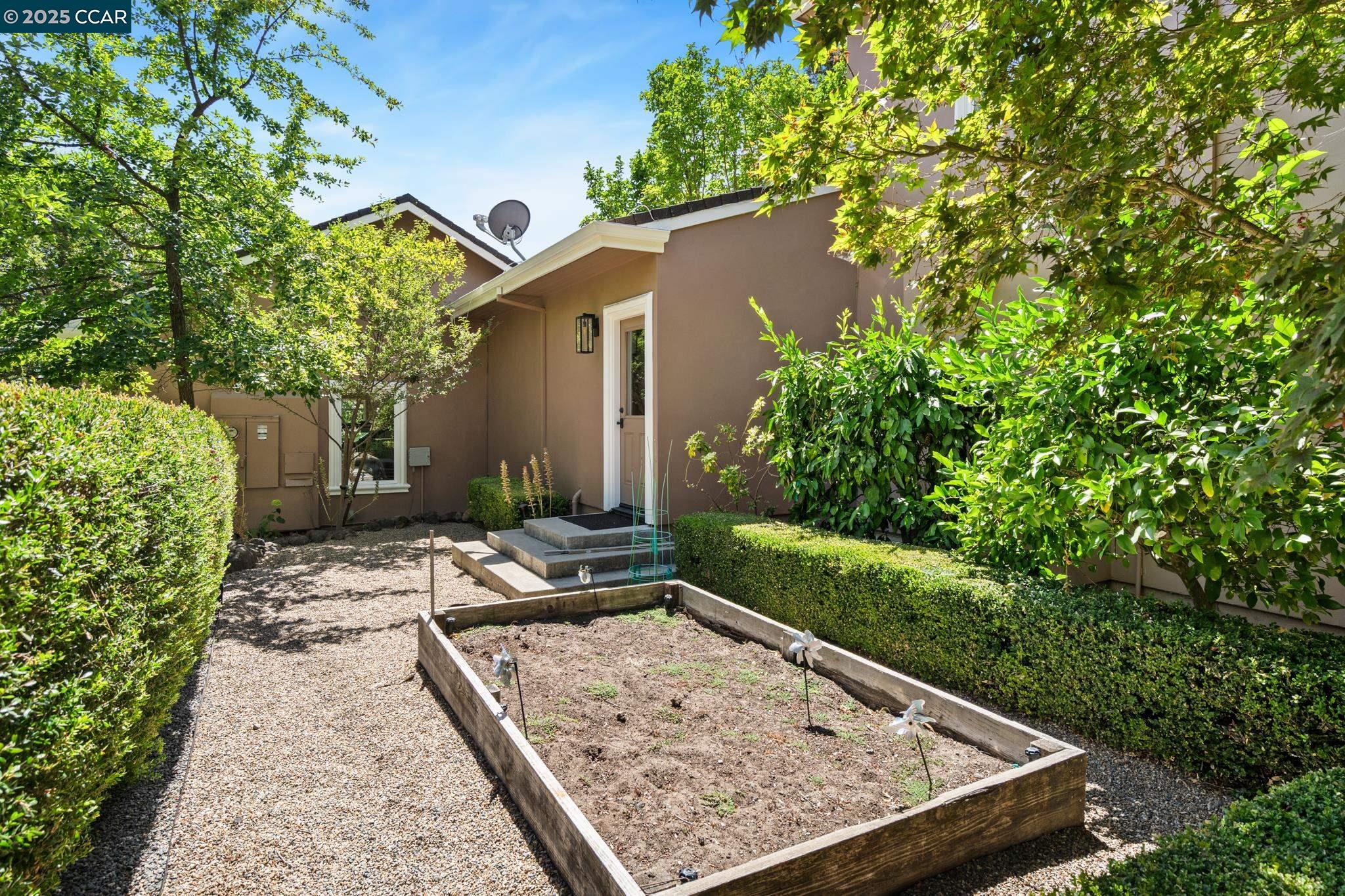 Detail Gallery Image 33 of 44 For 2540 Caballo Ranchero Dr, Diablo,  CA 94528 - 5 Beds | 5/1 Baths