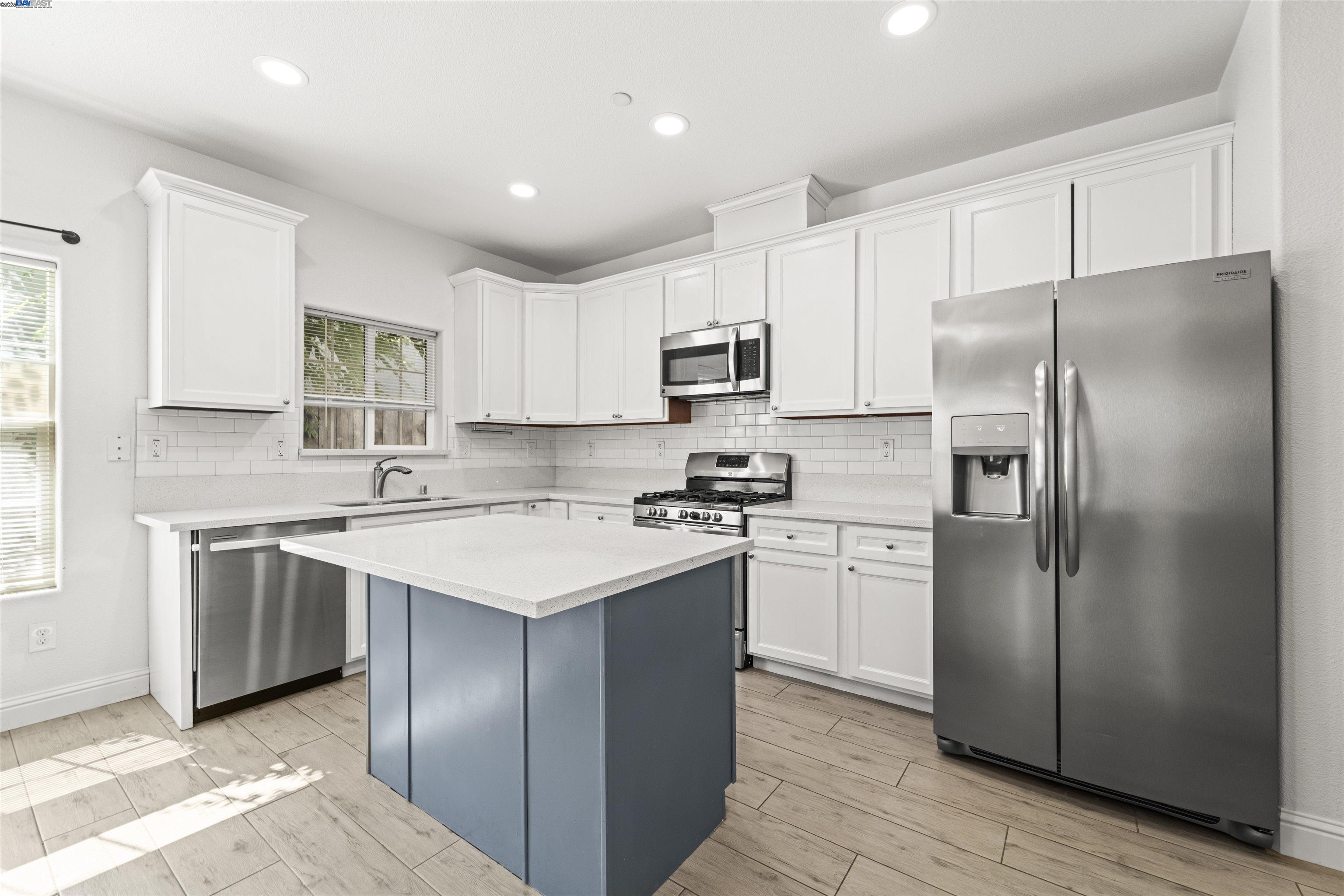 Detail Gallery Image 16 of 44 For 3701 21st Ave, Sacramento,  CA 95820 - 3 Beds | 2 Baths
